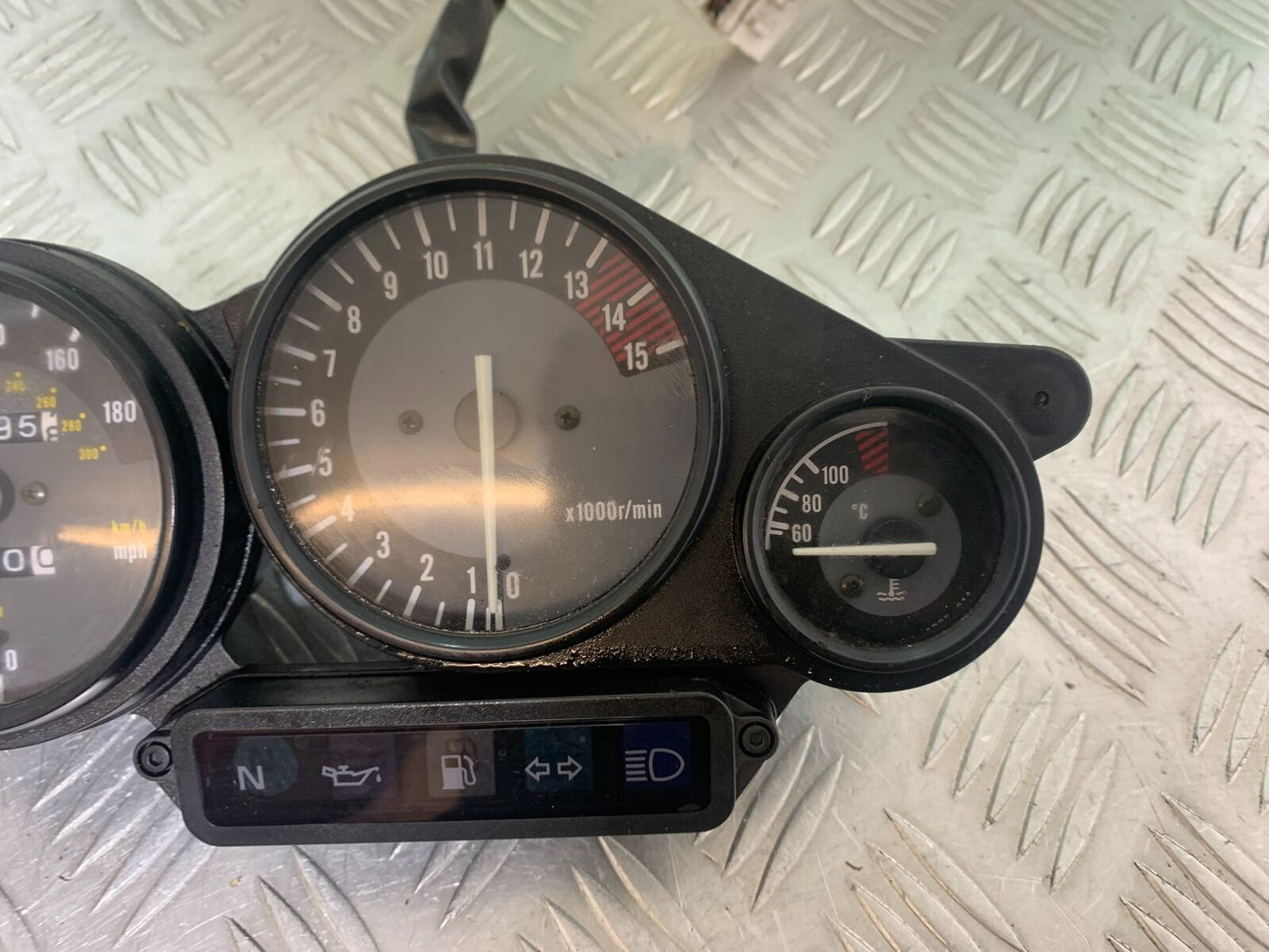 YAMAHA YZF600 YZF 600 THUNDERCAT CLOCKS SPEEDO DASH  1996-2003 (CMB1134)