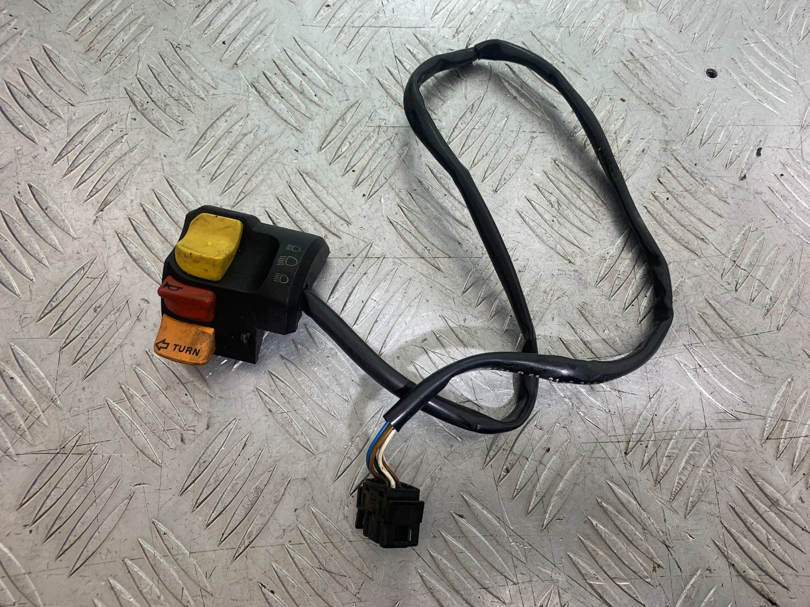 BMW R850 R R850R LEFT SWITCH GEAR   YEAR 1994-2002 (CMB1170)
