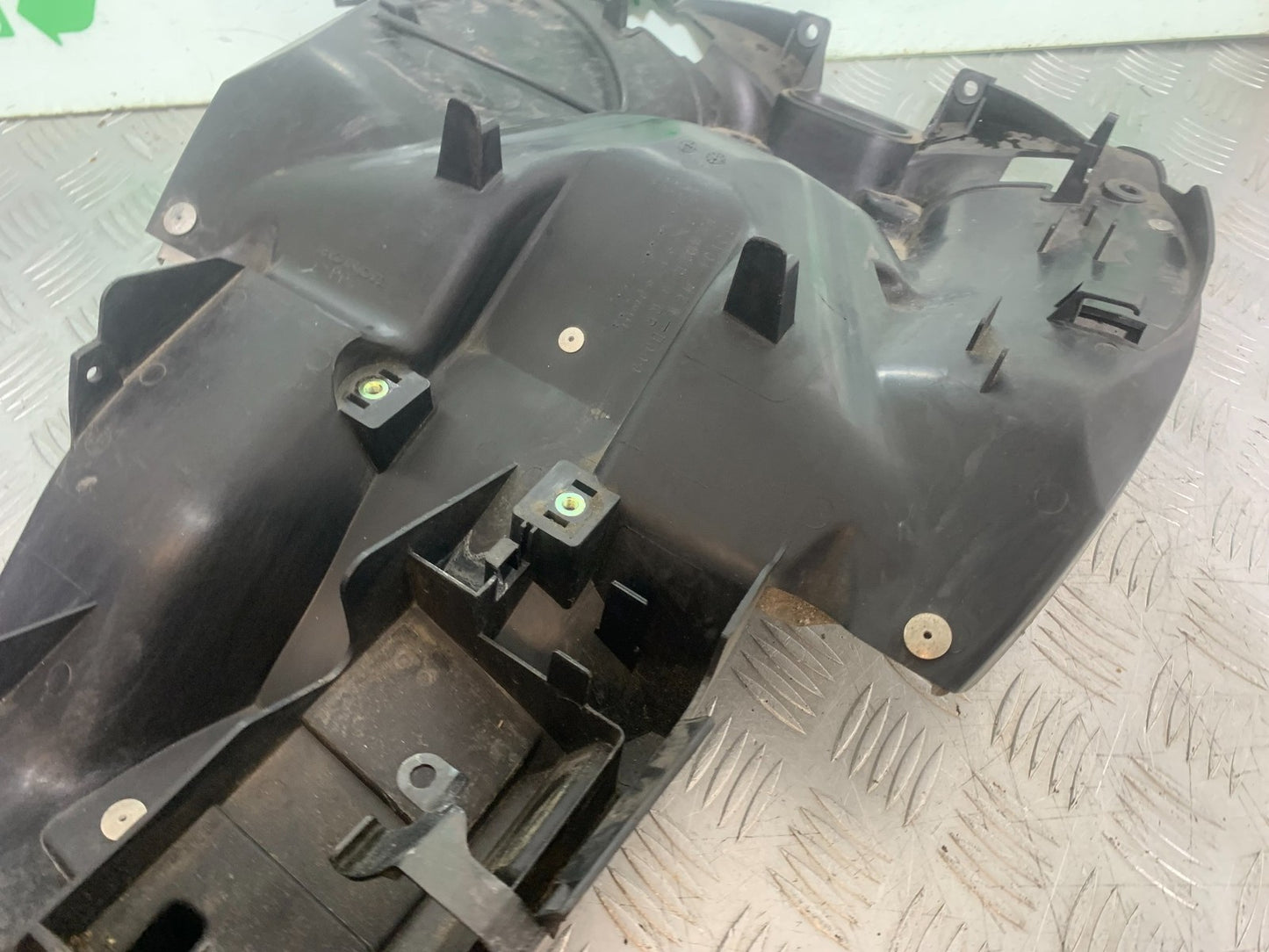 HONDA VFR800 VFR 800 V-TEC UNDERTRAY  YEAR 2002 -09 (CMB1296)