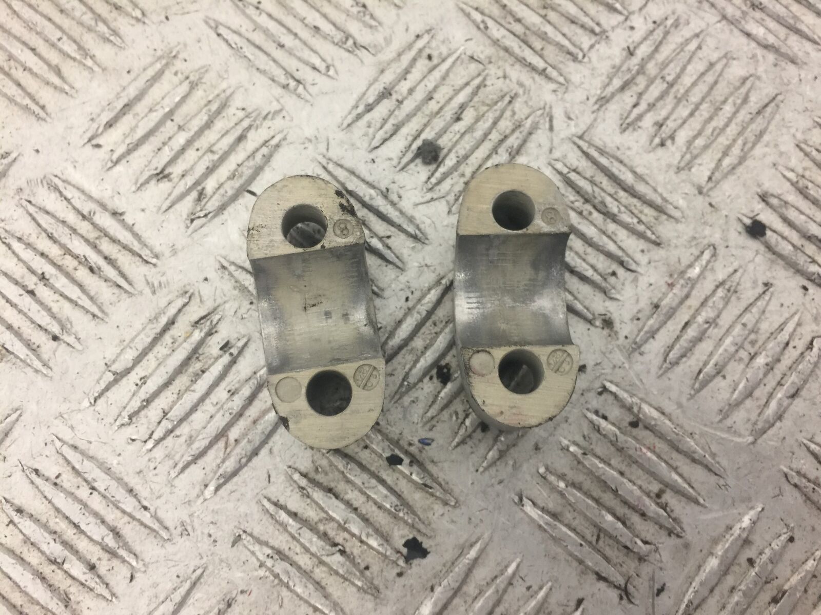 HONDA CB900 CB 900 HORNET BAR CLAMPS  YEAR 2002-06 (STOCK 633)