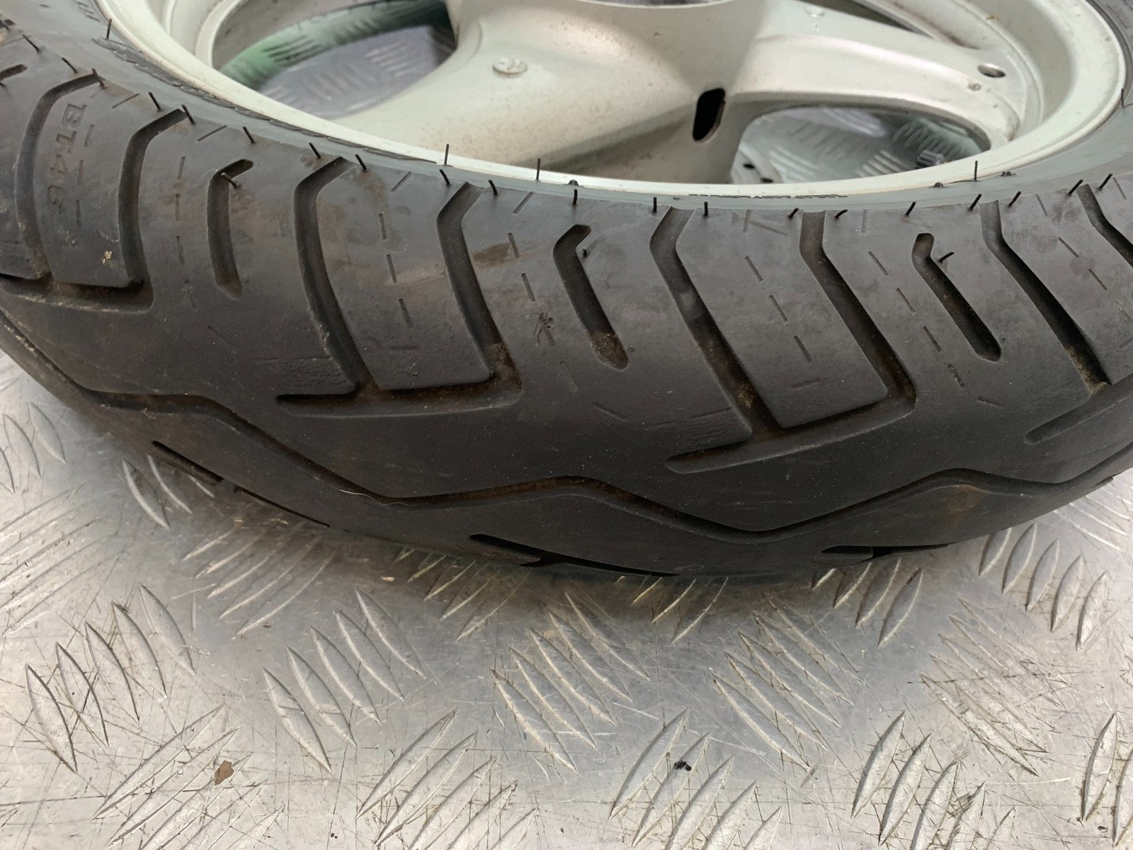 HONDA XL125 VARADERO REAR WHEEL  YEAR 2001-2006  (CMB1304)