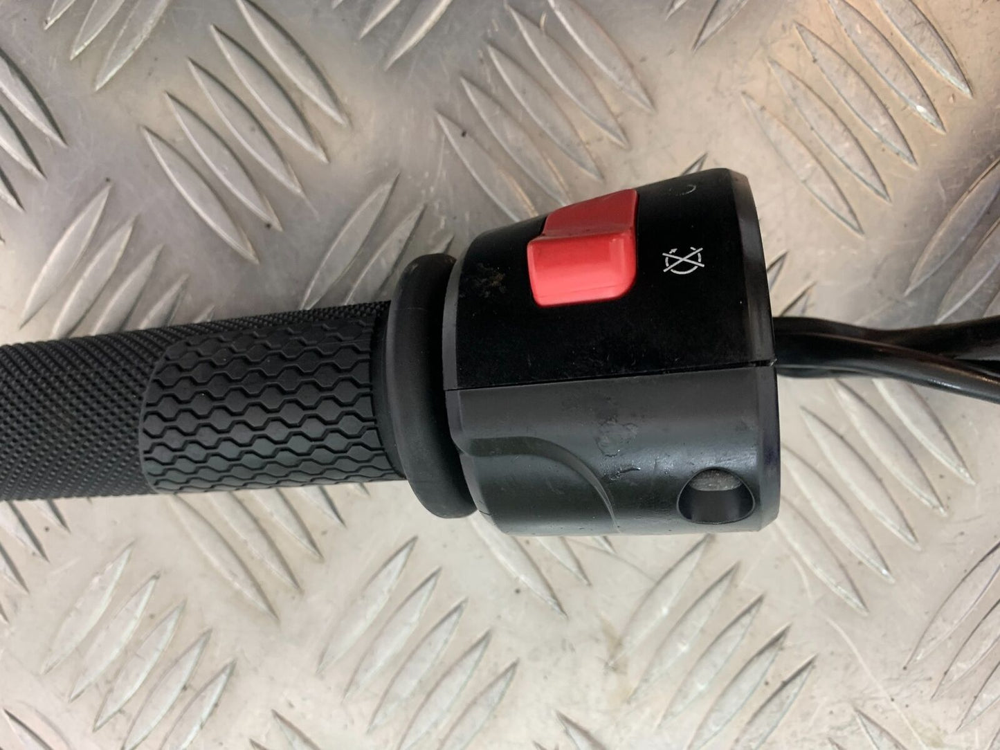 KAWASAKI NINJA 650 RIGHT SWITCH GEAR  YEAR 2017-2019 (CMB1018)