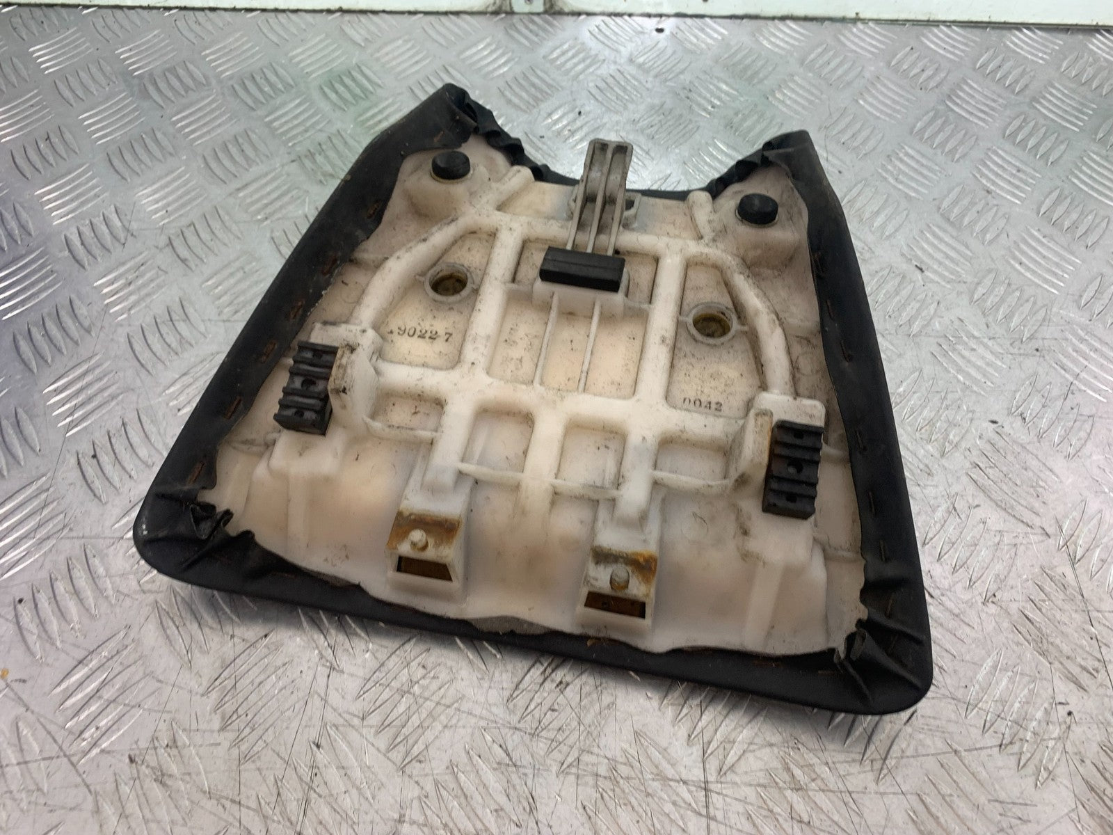 KAWASAKI Z750 Z 750 FRONT SEAT   YEAR 2004-2006  (CMB1234)