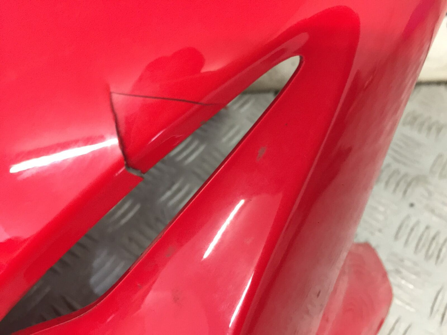 HONDA CBR1000 rr FIREBLADE FRONT MUDGUARD    YEAR 2004  (STOCK 853)