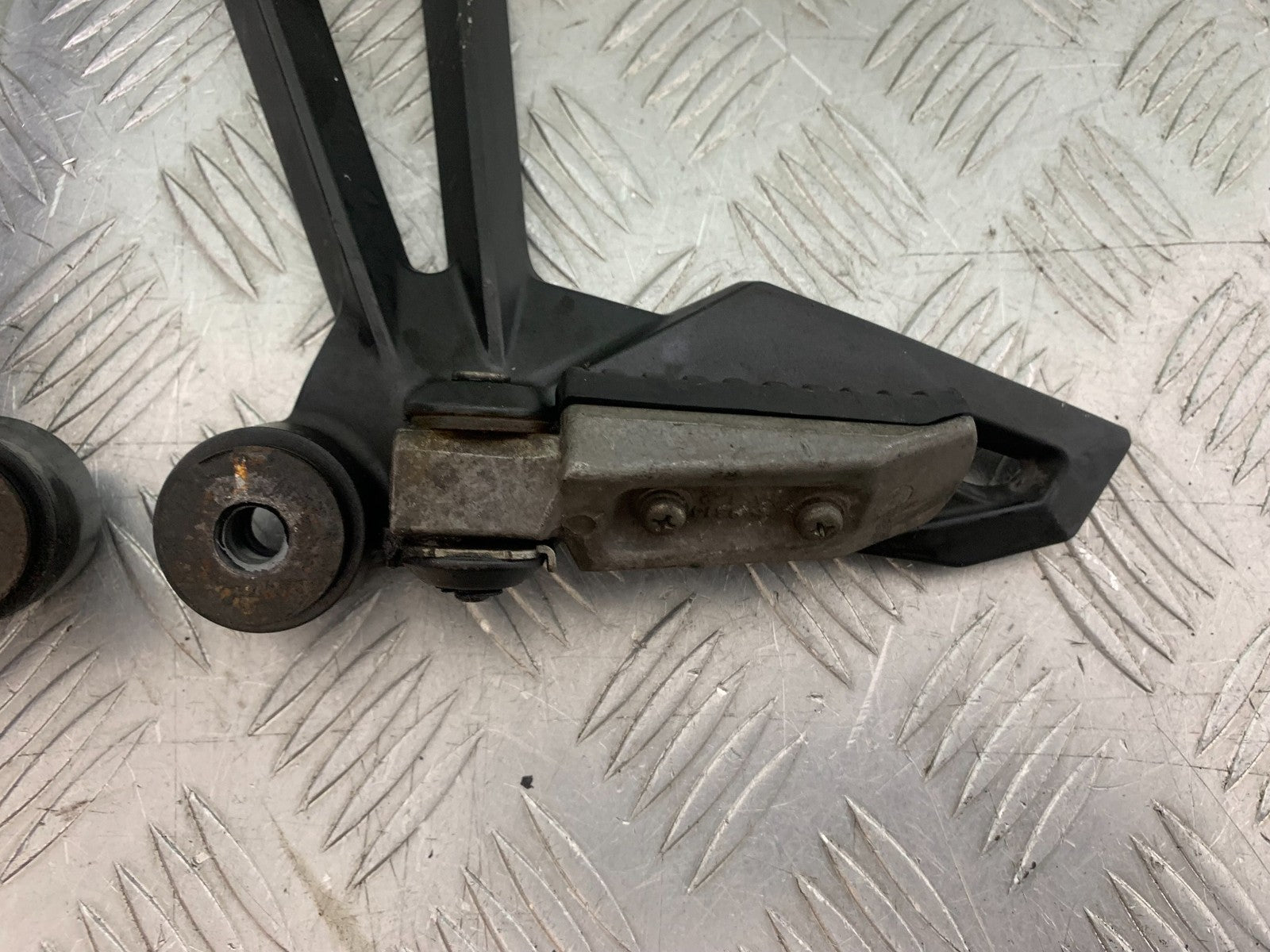 KAWASAKI Z1000 SX REAR HANGERS AND PEGS  YEAR 2014-16 (CMB1264)
