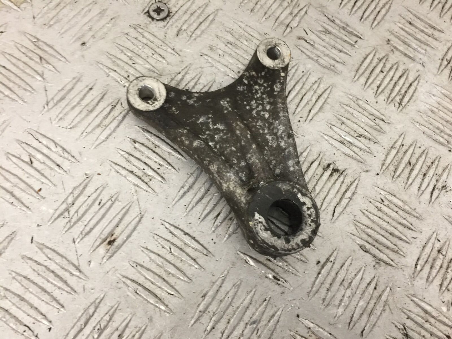 SUZUKI GS500 GS 500 REAR CALIPER BRACKET YEAR 2004-09 (STOCK 882)