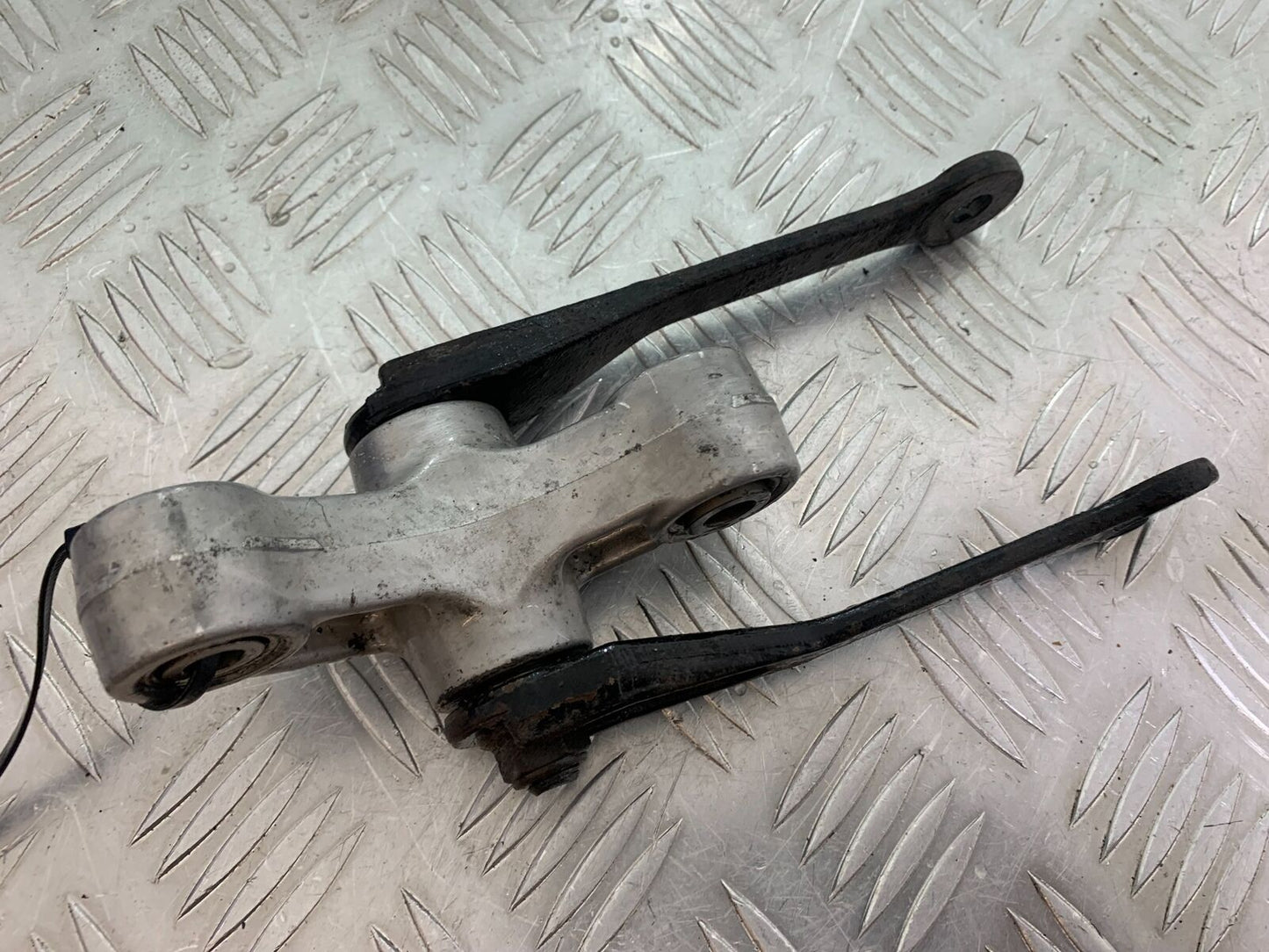 SUZUKI SV1000 SV 1000 K4 REAR SHOCK LINKAGE   YEAR 2003-2007 (CMB1042)