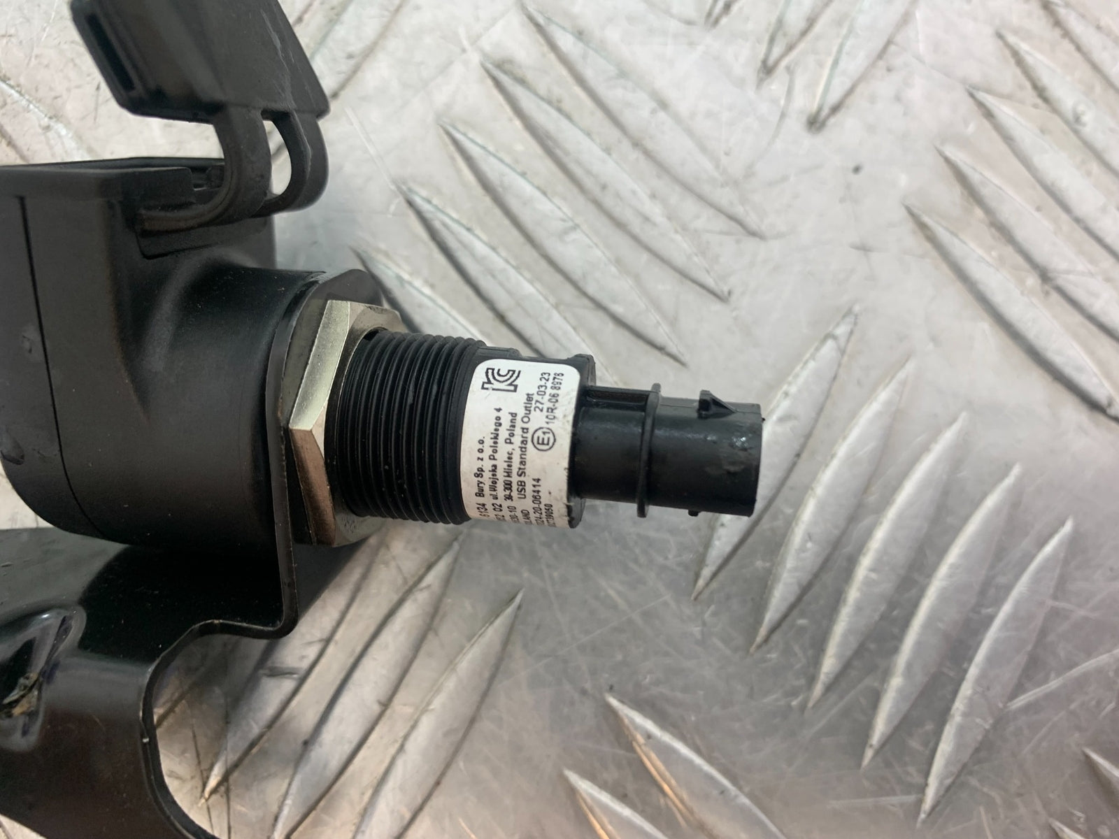 BMW M1000 R USB PORT   YEAR 2023-2024 (CMB1140)
