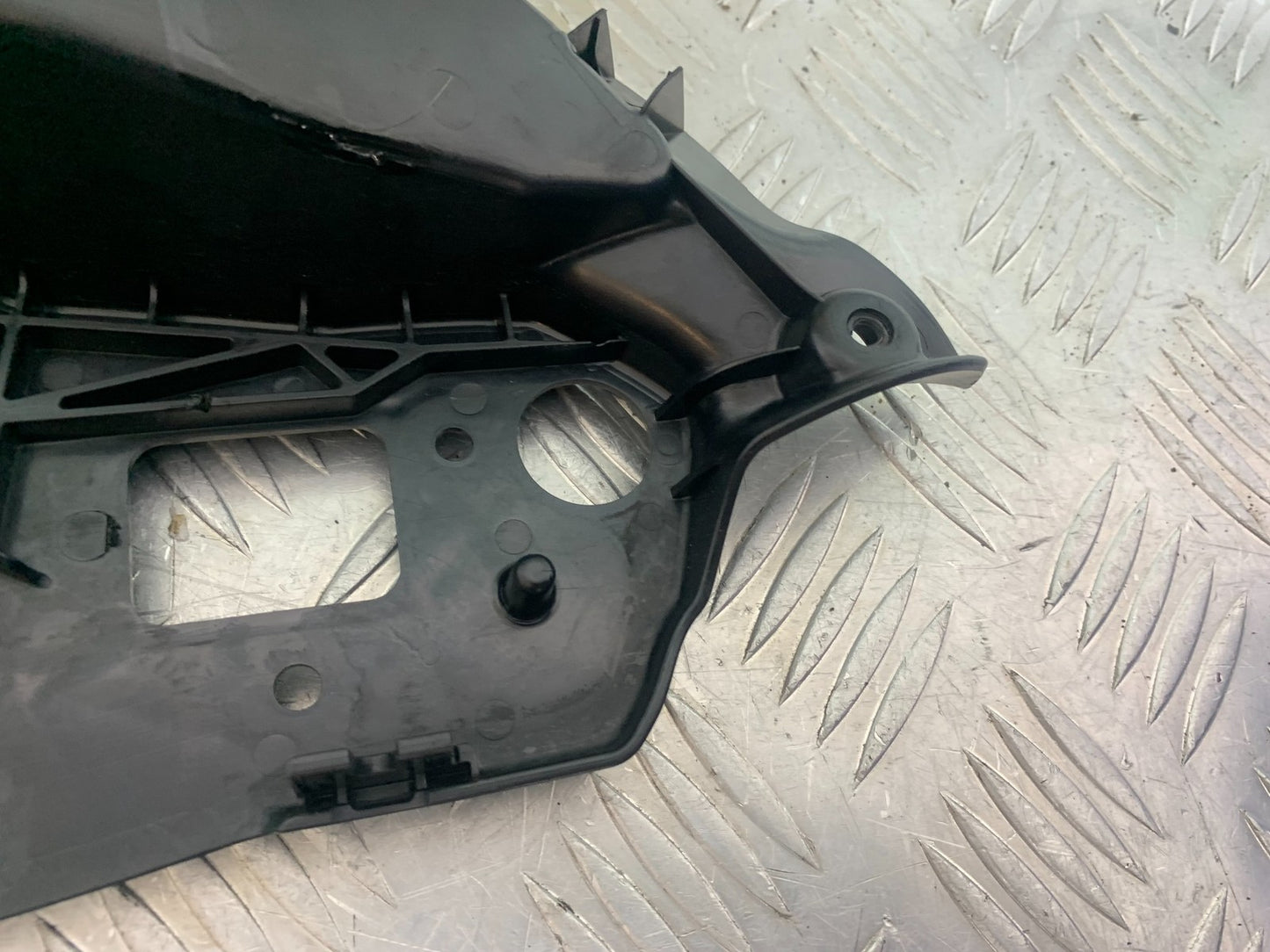 TRIUMPH 675 STREET TRIPLE CLOCK MOUNTING PLATE   2013-2016 (CMB1186)