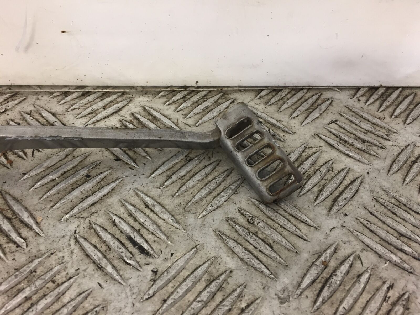 HONDA CB500 CB 500 REAR BRAKE PEDAL  YEAR 2001
