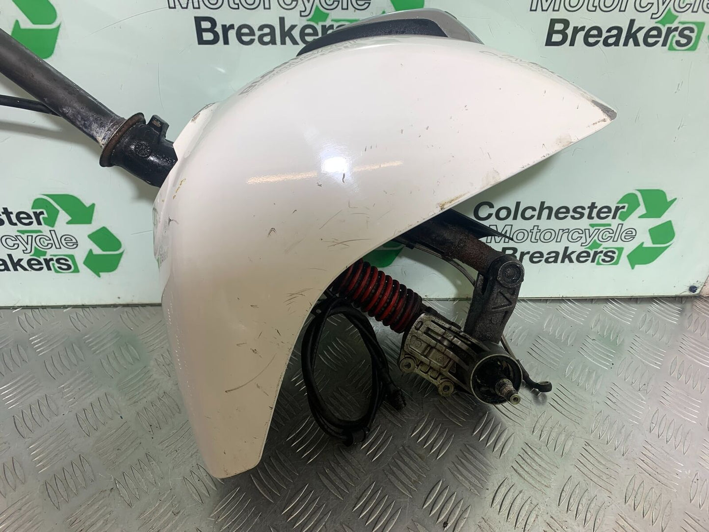 PIAGGIO VESPA GTS 300 FORKS MUDGUARD SHOCK   YEAR 2010 (CMB1062)