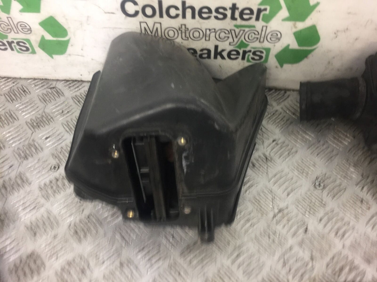 SUZUKI 650 BURGMAN AIRBOX   YEAR 2006-2012 (STOCK 471)