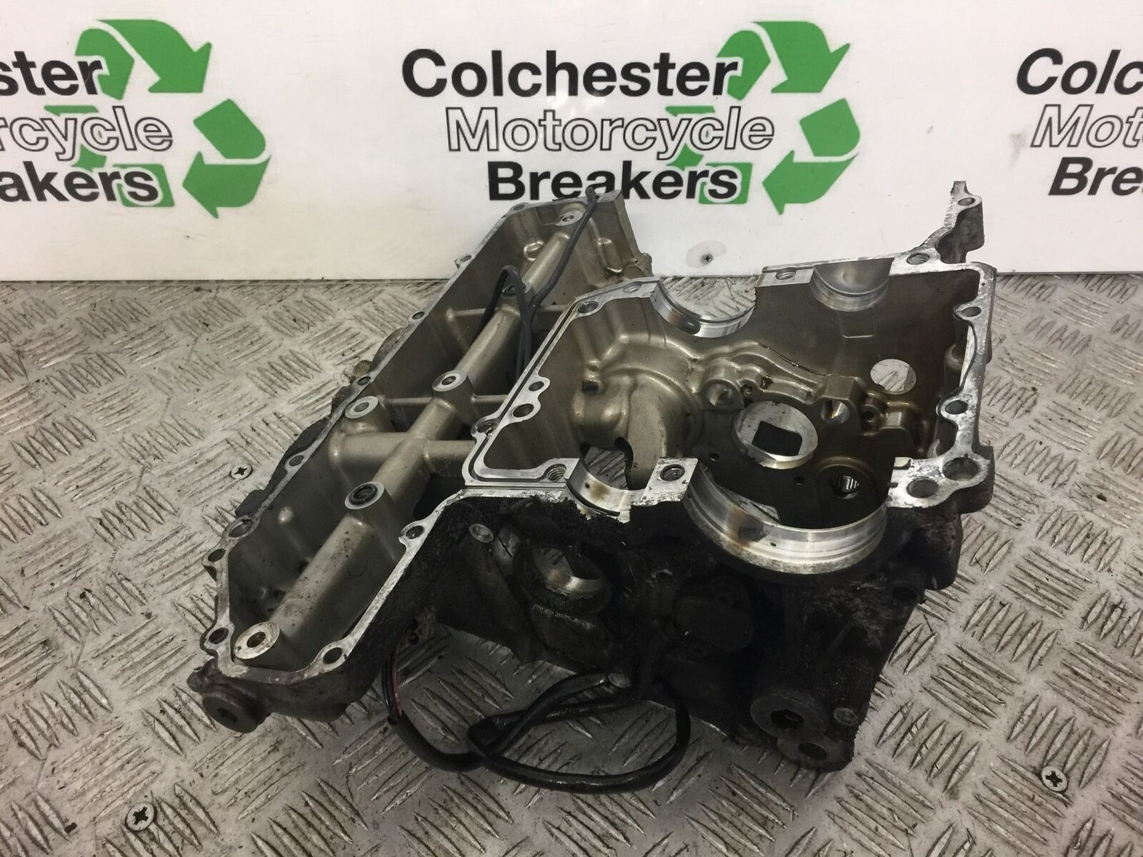 SUZUKI GSXR600 GSXR 600 K1 K2 LOWER CRANK CASE  YEAR 2000