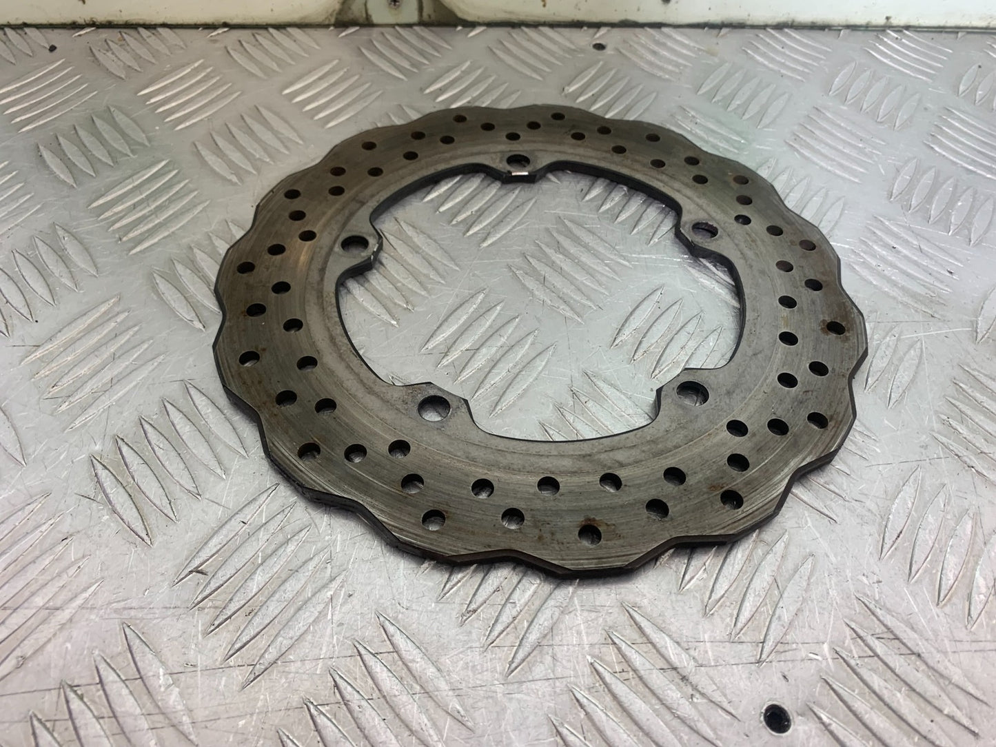 YAMAHA YZF R7 REAR BRAKE DISC  YEAR 2022-2025 (CMB1255)