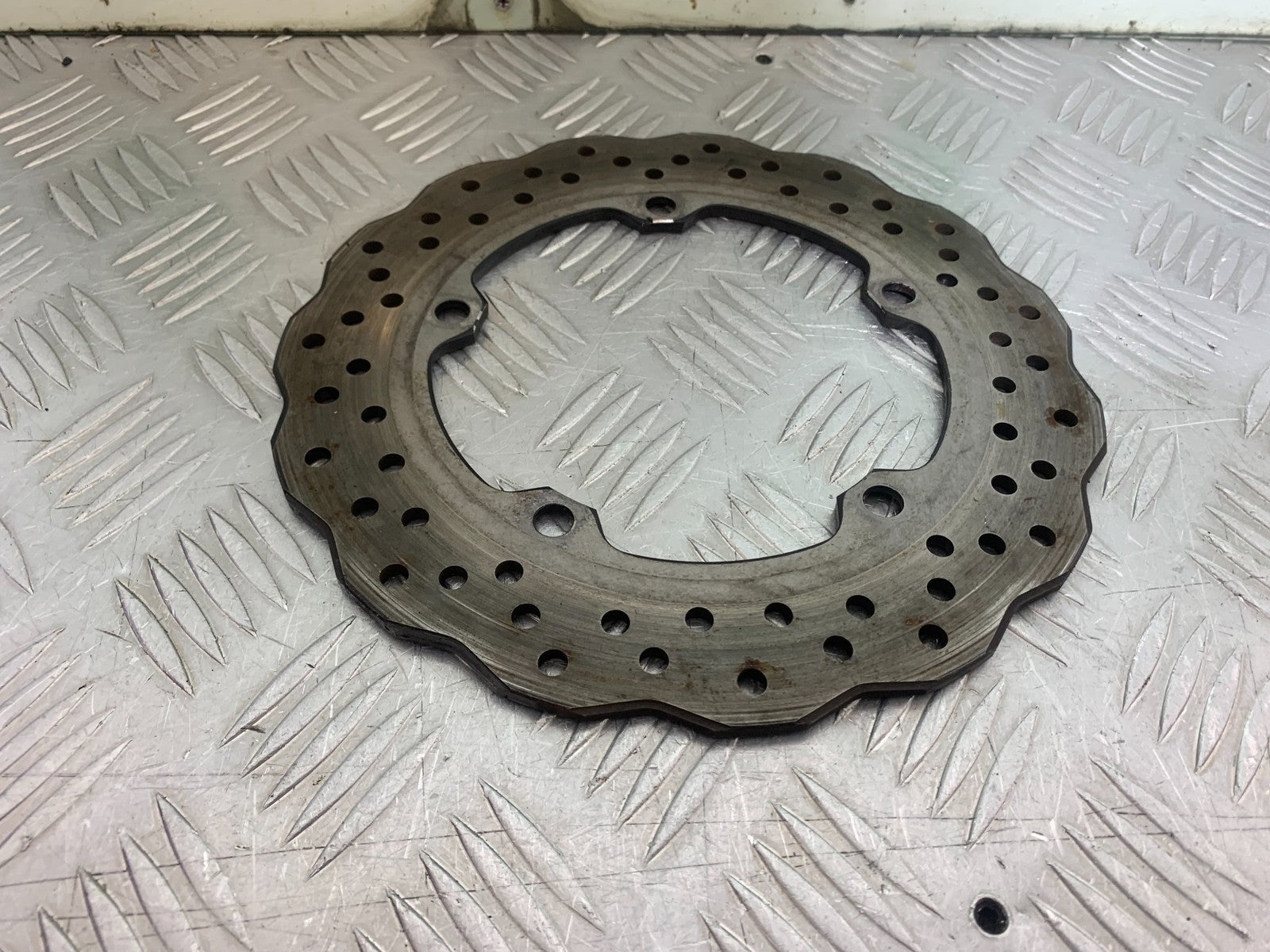 YAMAHA YZF R7 REAR BRAKE DISC  YEAR 2022-2025 (CMB1255)