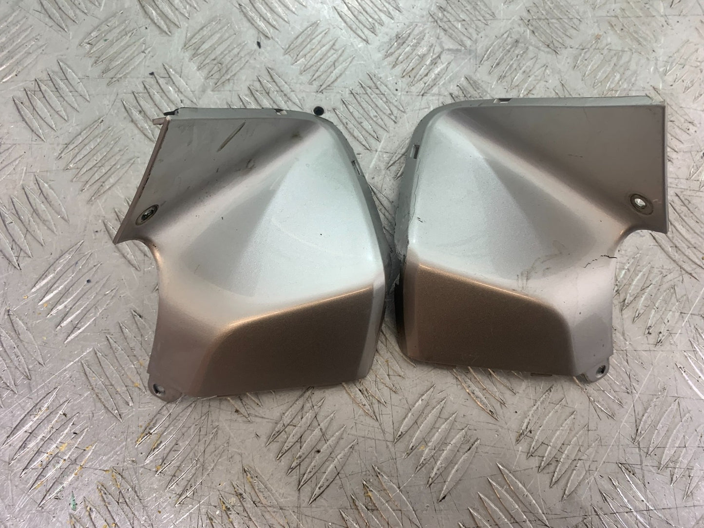 HONDA VFR800 VFR 800 V-TEC LEFT & RIGHT TOP INFILLS  YEAR 2002 -09 (CMB1296)