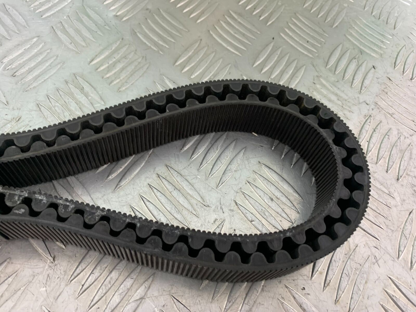 TRIUMPH THUNDERBIRD 1600 DRIVE BELT  YEAR 2011 (CMB1107)