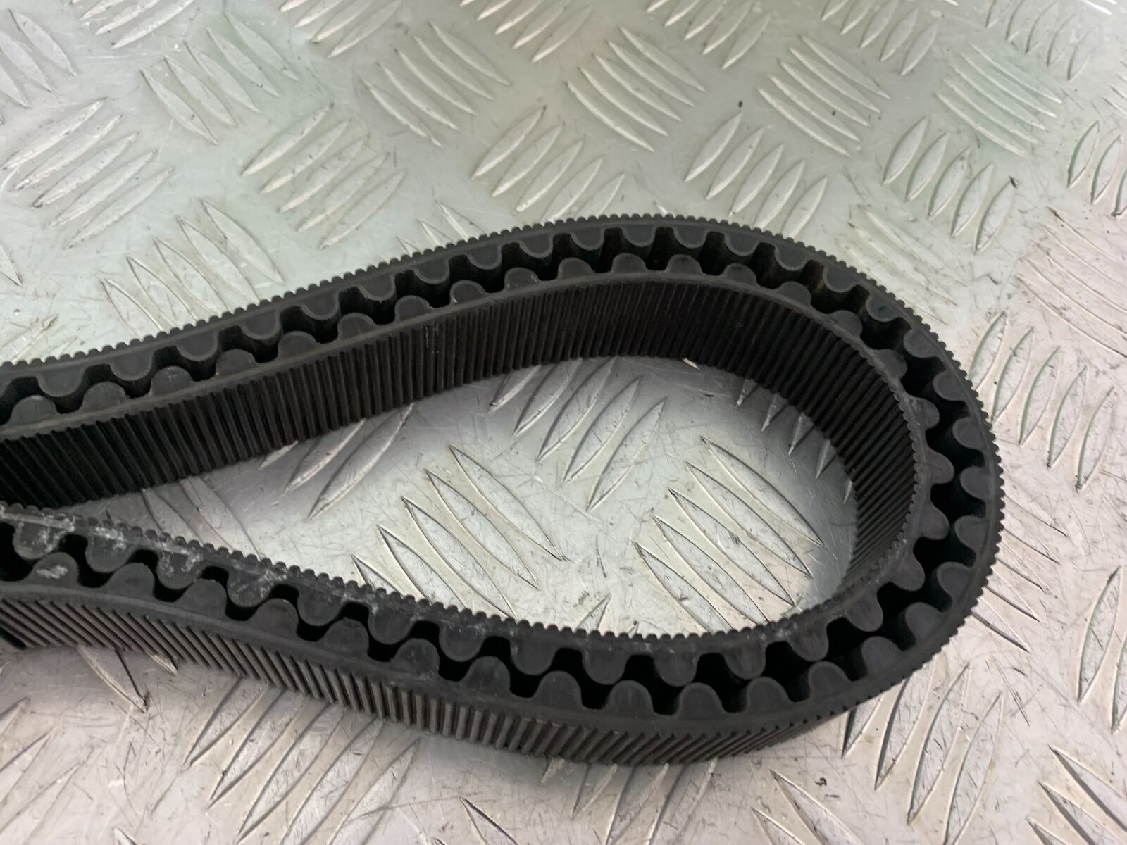 TRIUMPH THUNDERBIRD 1600 DRIVE BELT  YEAR 2011 (CMB1107)