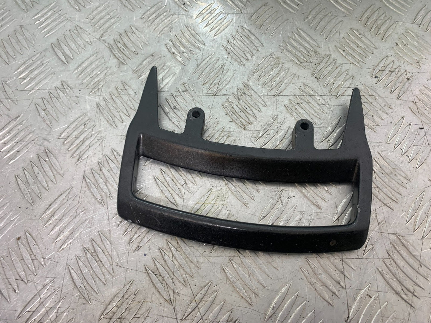 KAWASAKI GPX 750 GPX 750 GRAB RAIL   YEAR 1990