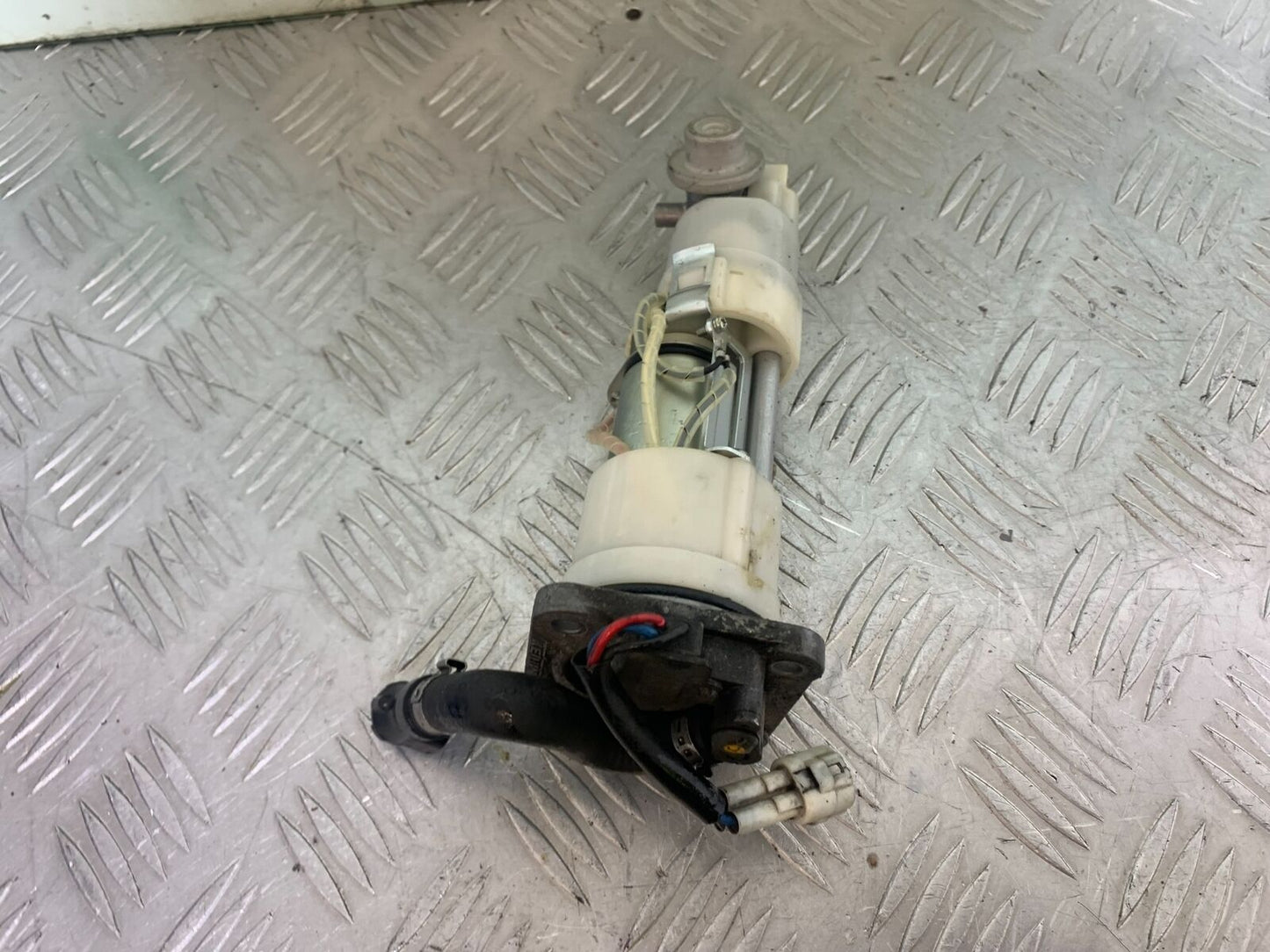 KTM 990 SUPERMOTO T PETROL PUMP YEAR 2010-2011  (CMB1127)