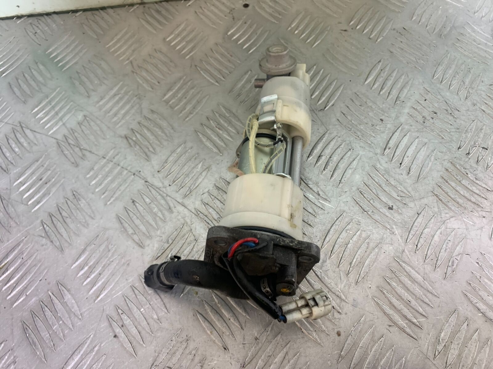 KTM 990 SUPERMOTO T PETROL PUMP YEAR 2010-2011  (CMB1127)