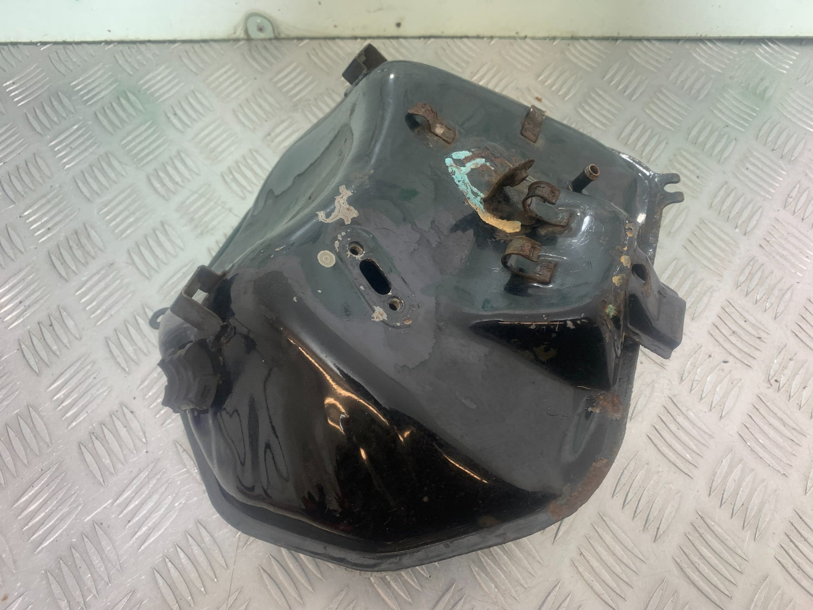 YAMAHA XV535 XV 535 VIRAGO PETROL TANK YEAR 1994-02 (CMB1139)