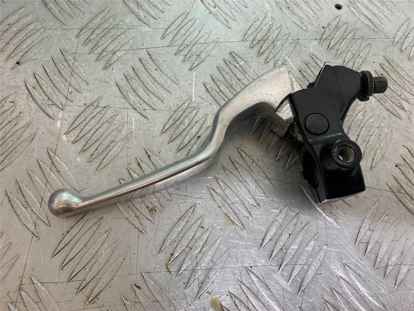 YAMAHA XVS 1300 MIDNIGHT STAR CLUTCH LEVER AND BRACKET YEAR 2007-16 (CMB1200)