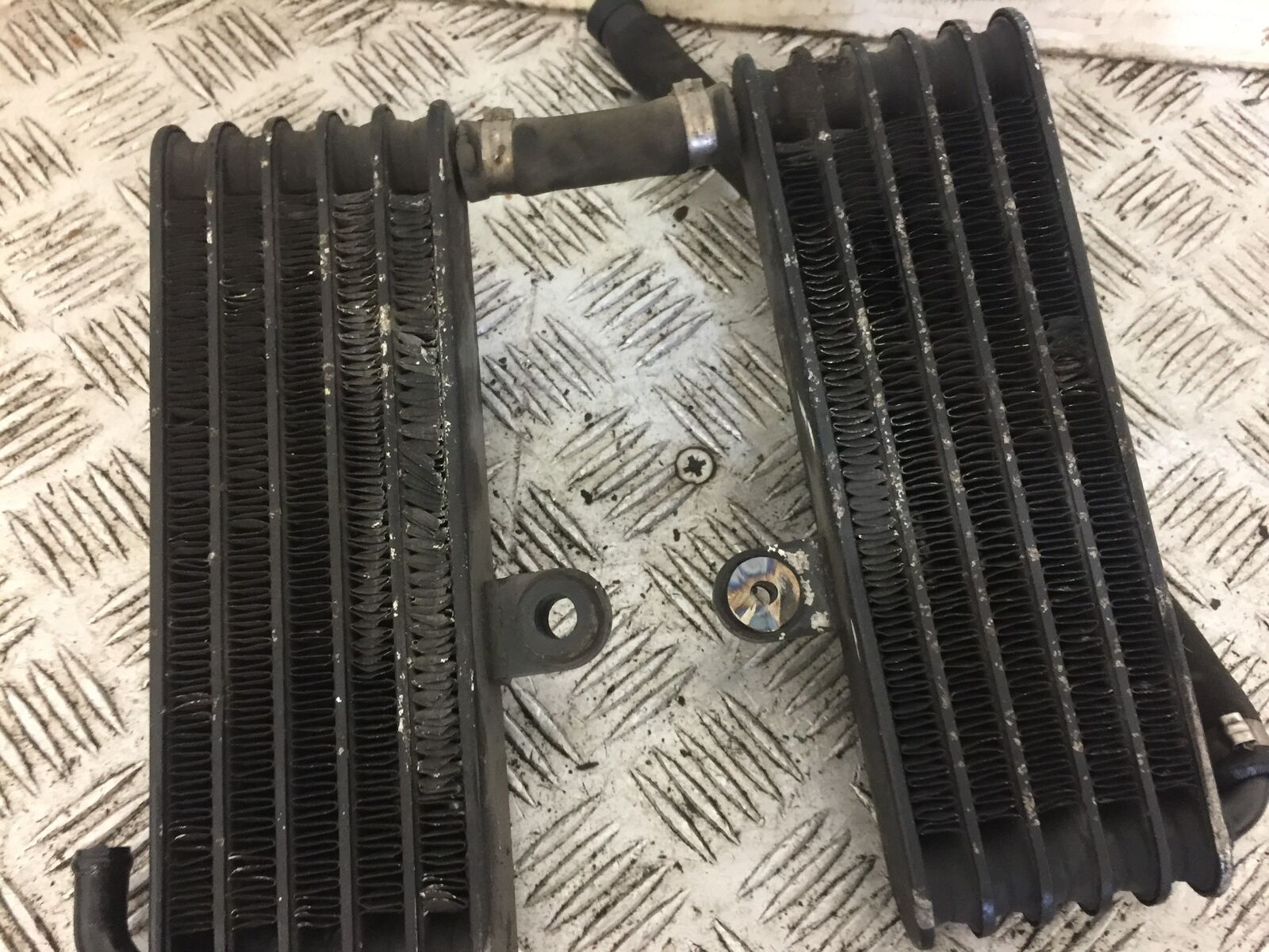 APRILIA RSV1000 RSV 1000 MILLE OIL COOLER YEAR 2006-10 (STOCK 713)