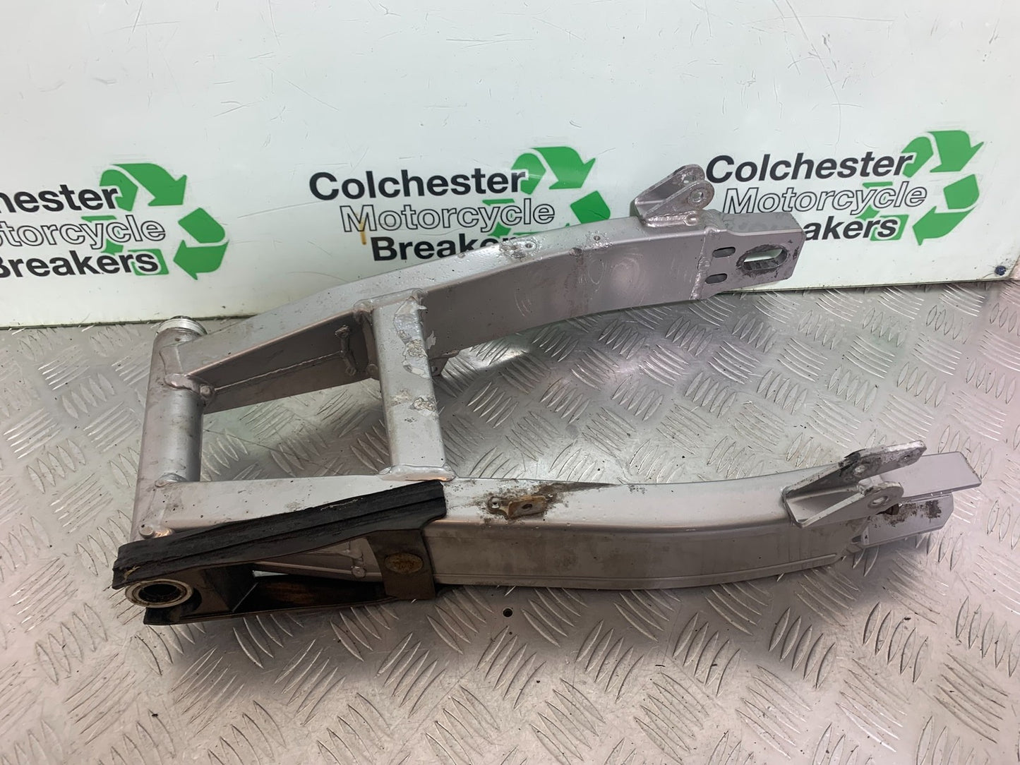 YAMAHA XJR1300 XJR 1300 SWINGARM   YEAR 1999-2003 (CMB1119)