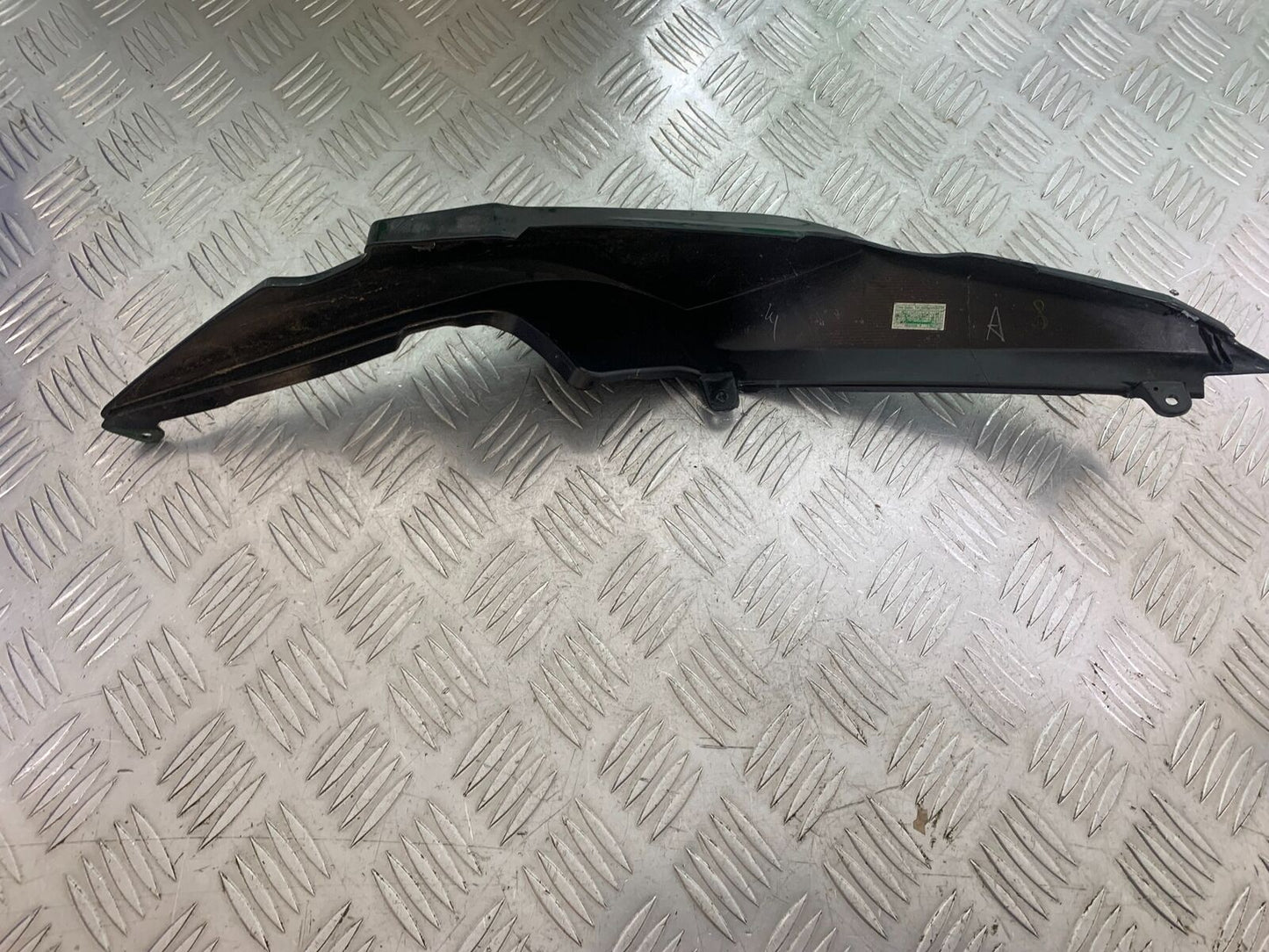 KAWASAKI Z650 ER650 KNFAN LEFT SEAT PANEL  YEAR 2022-2024 (CMB1112)