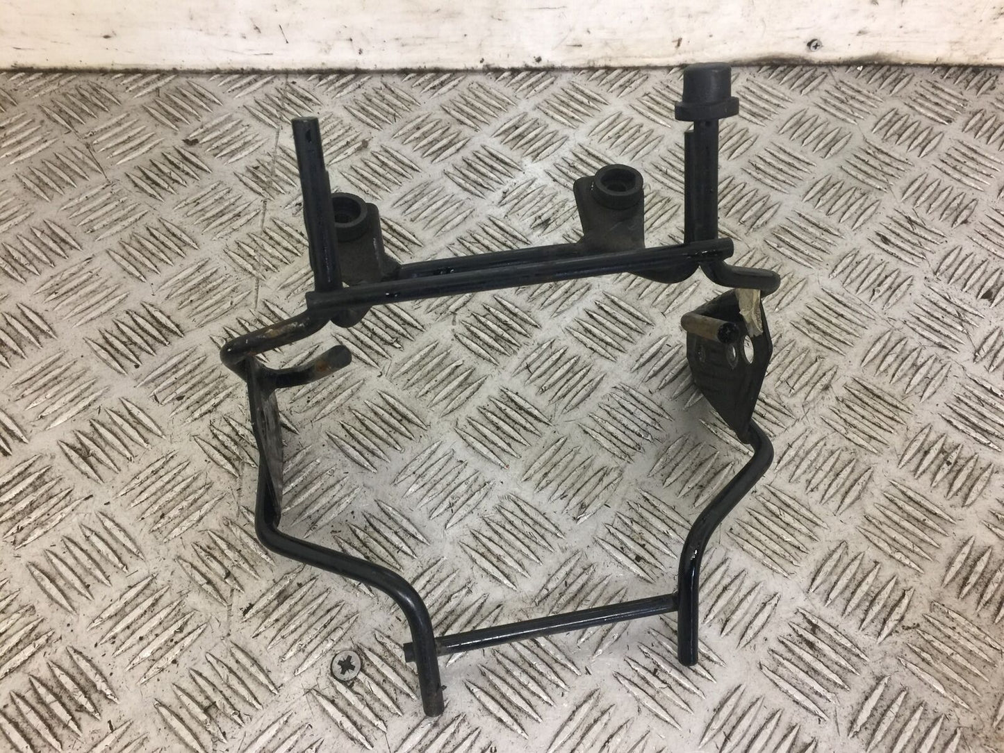 HONDA CBF500 CBF 500 HEADLIGHT BRACKET   YEAR 2004  (STOCK 585)