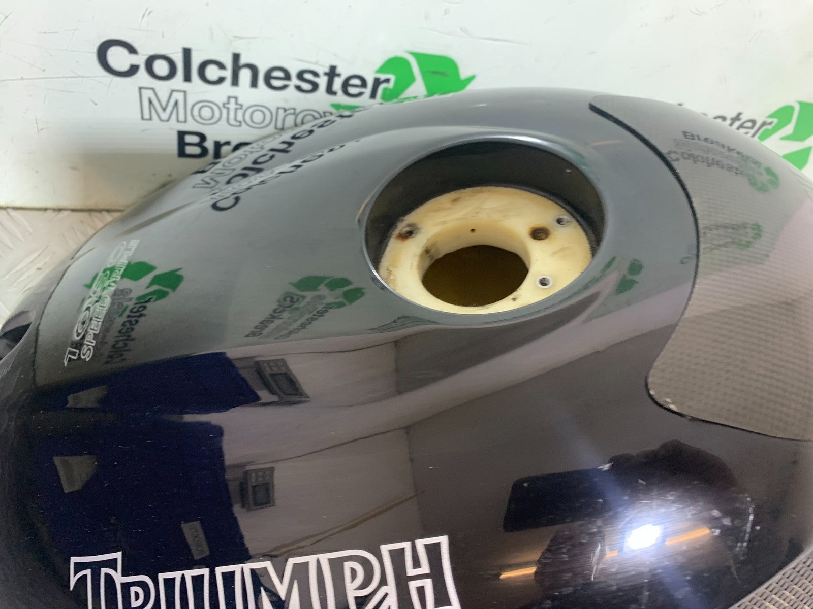 TRIUMPH 1050 SPEED TRIPLE PETROL TANK YEAR 2005-2007 (CMB1322)