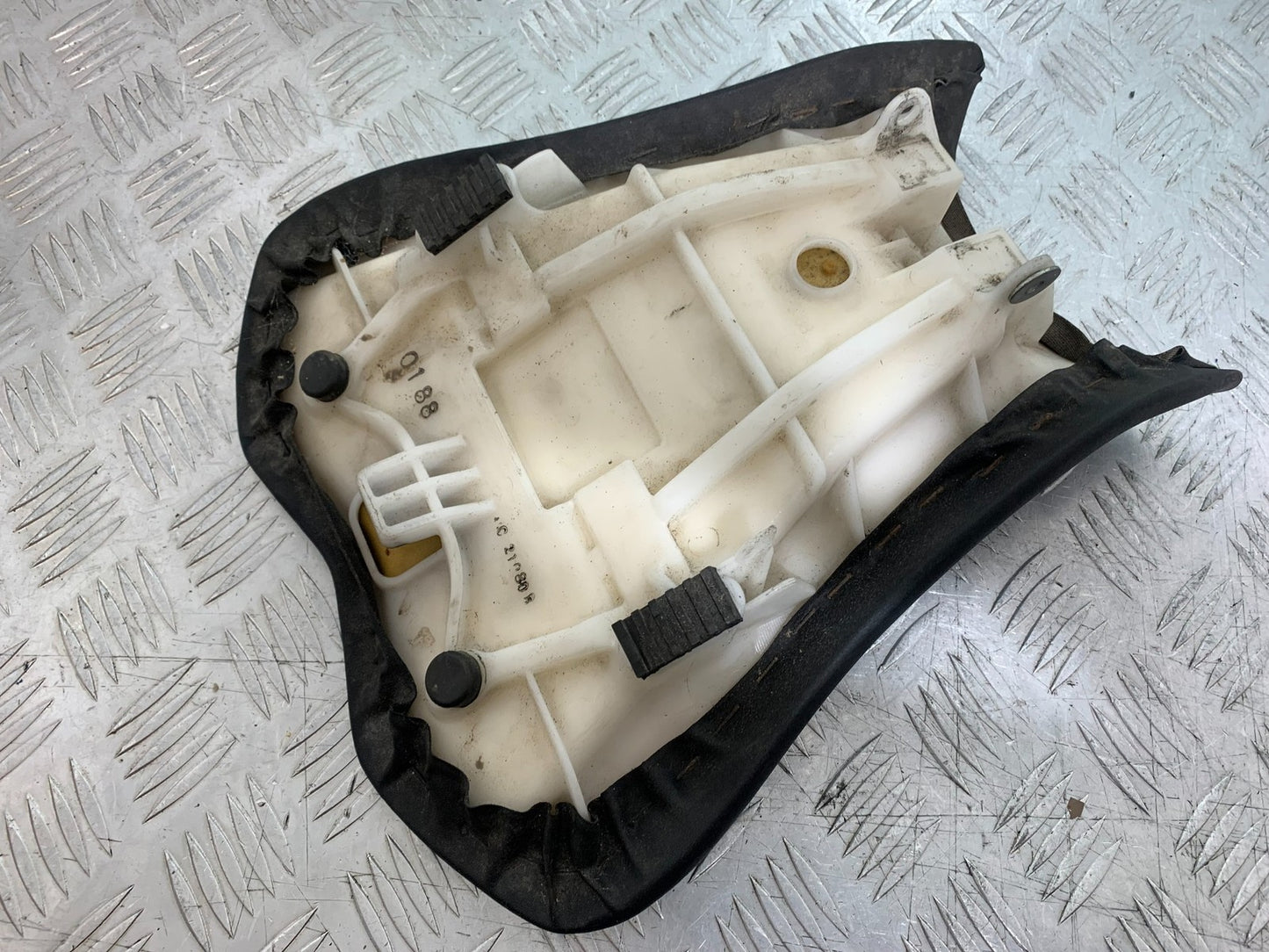 KAWASAKI ZX10R ZX10 R FRONT SEAT    2008-2010 (CMB1301)