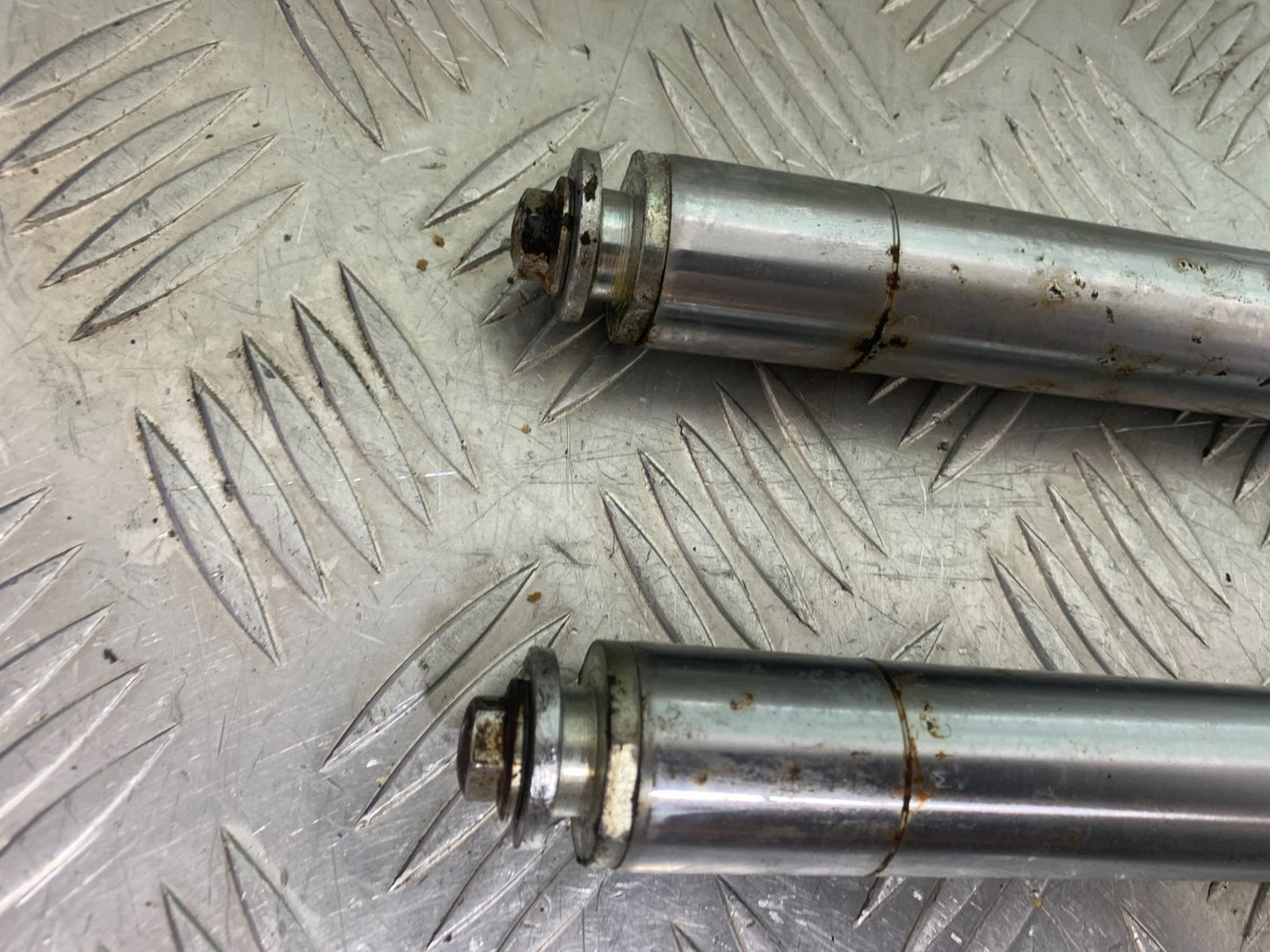 HONDA CBF125 CBF 125 FORKS   YEAR 2009-14  (CMB1172)