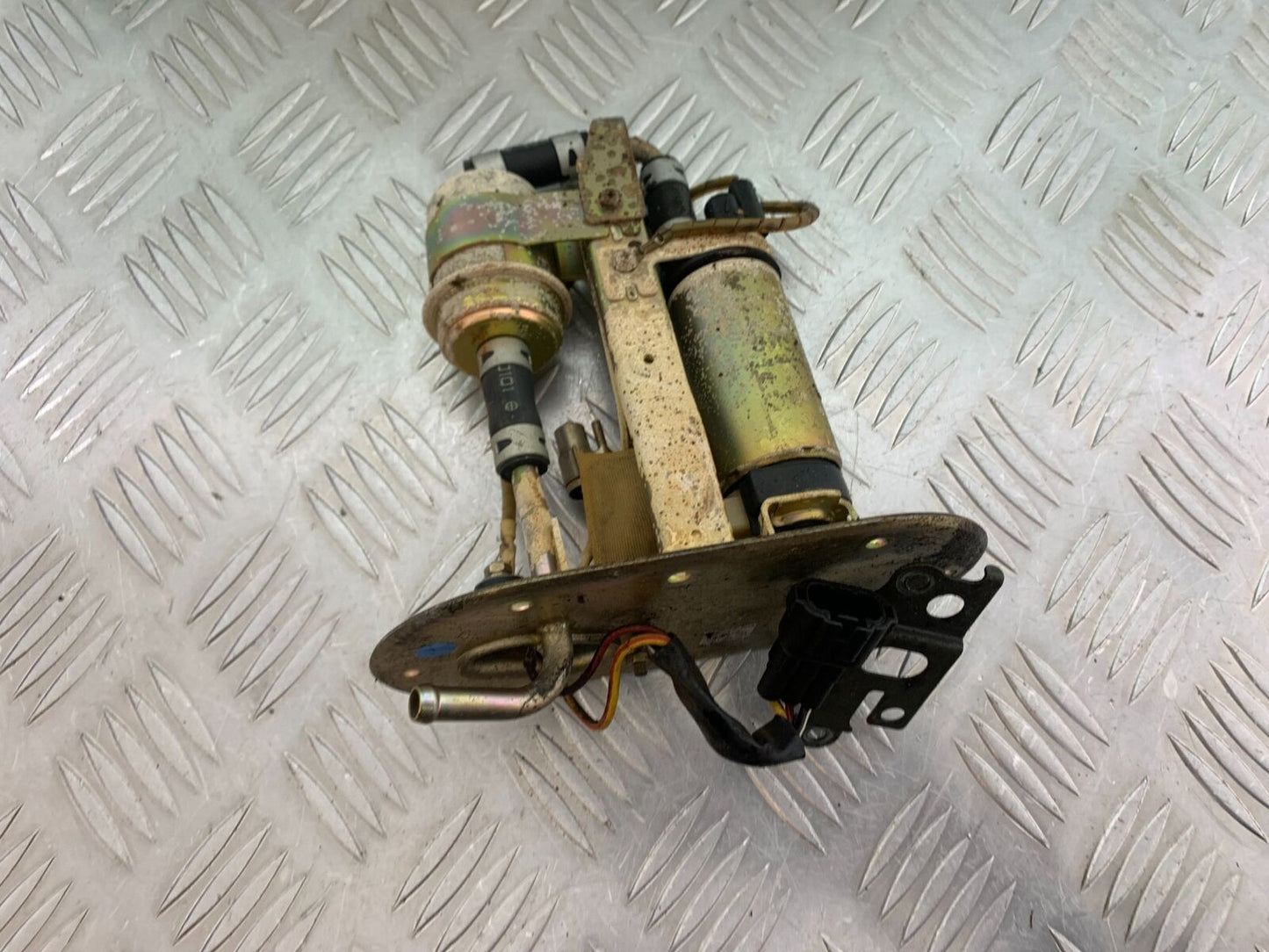 KAWASAKI ZX12R ZX12 R PETROL PUMP  YEAR 2000-01 (CMB1038)
