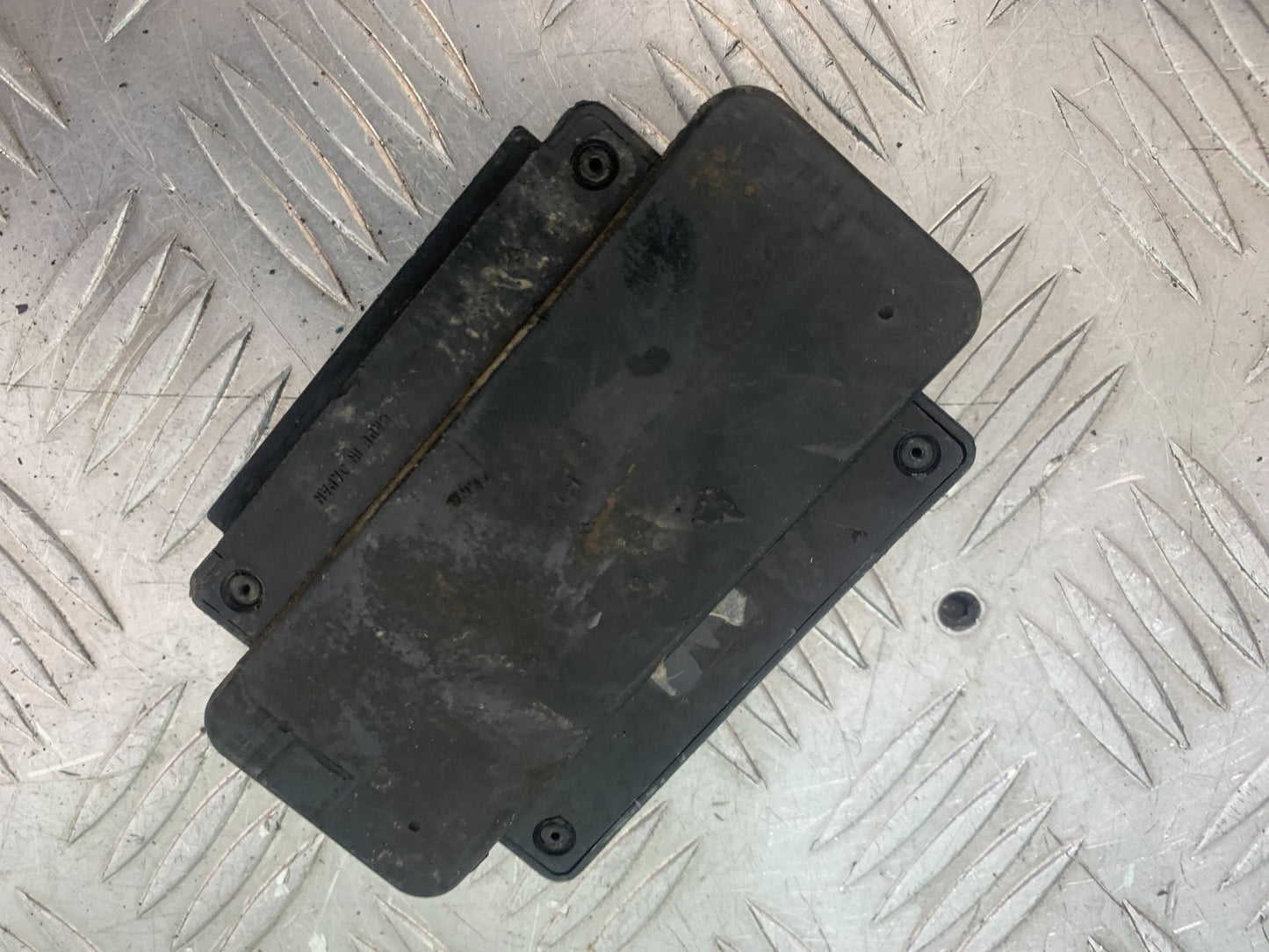 KAWASAKI ZZR1100 D FUSE BOX   YEAR 1993-2001 (CMB1164)