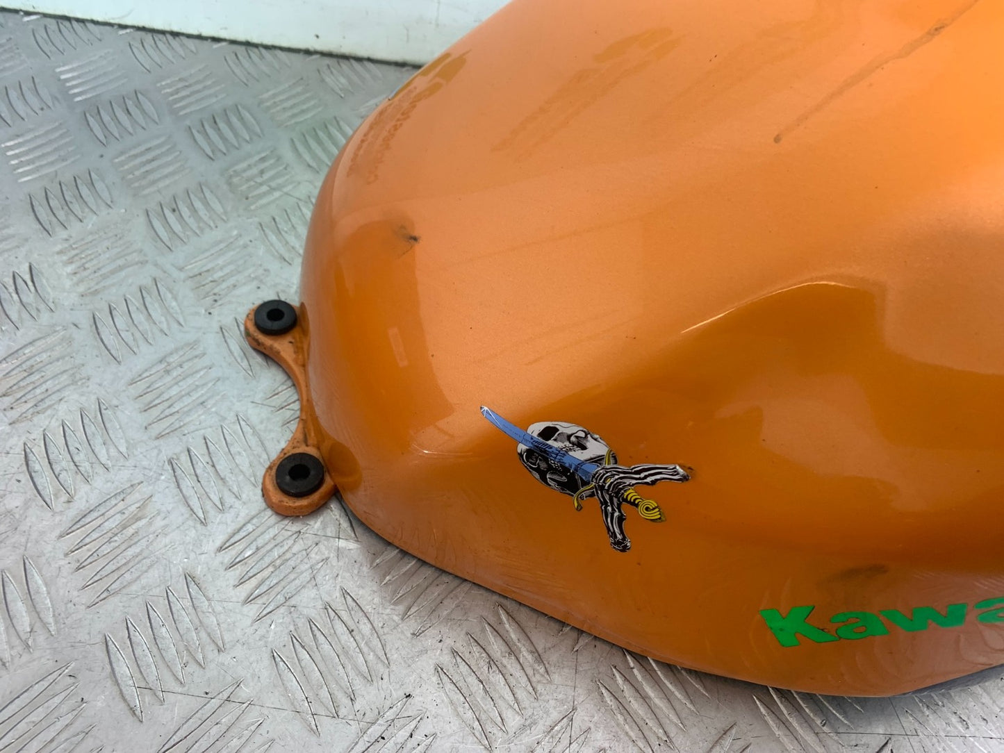 KAWASAKI ZX9R ZX9 E1 PETROL TANK  YEAR 2000-01 (CMB1171)
