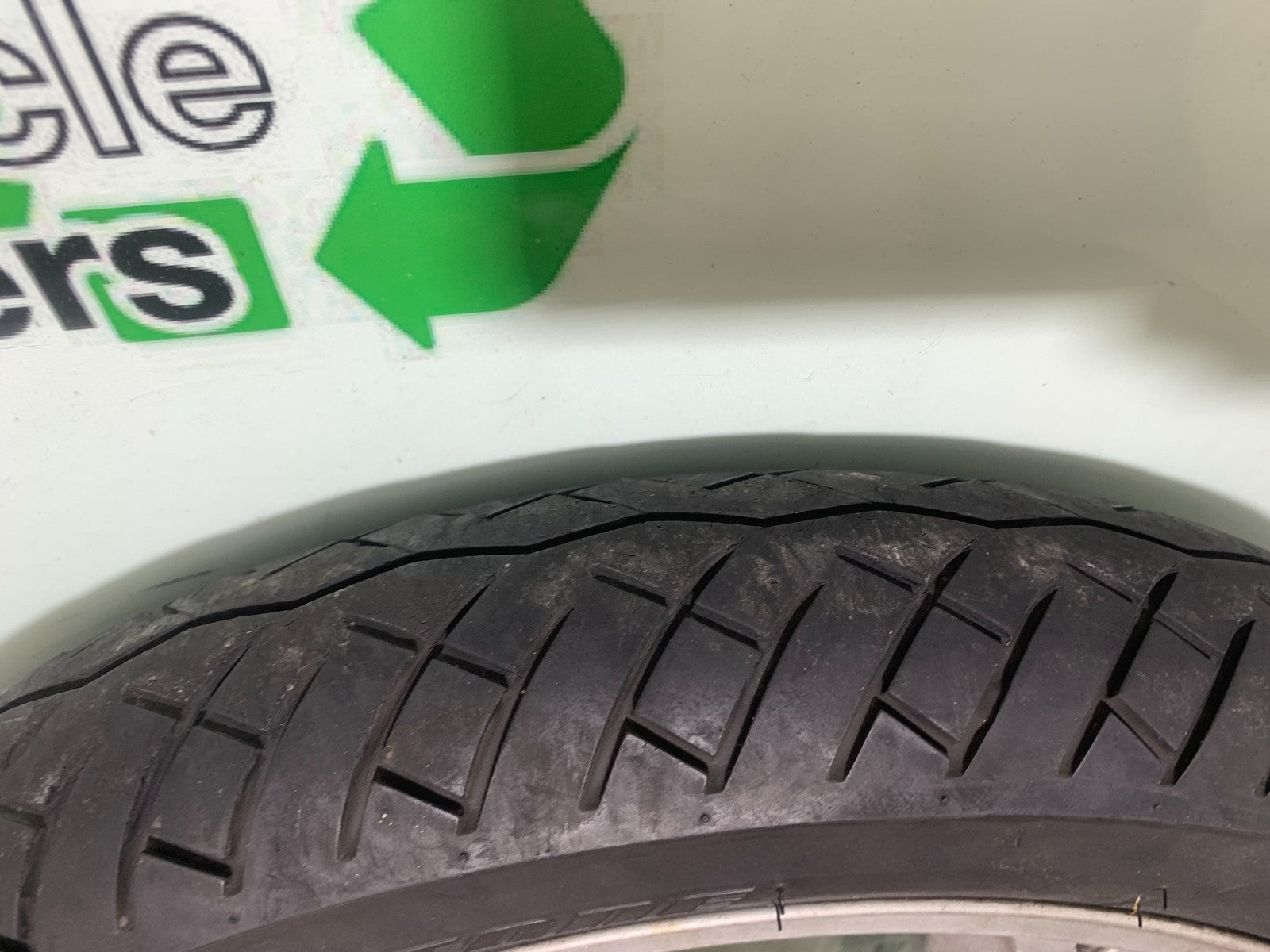 HONDA XL125 VARADERO FRONT WHEEL   YEAR 2001-2006  (CMB1210)