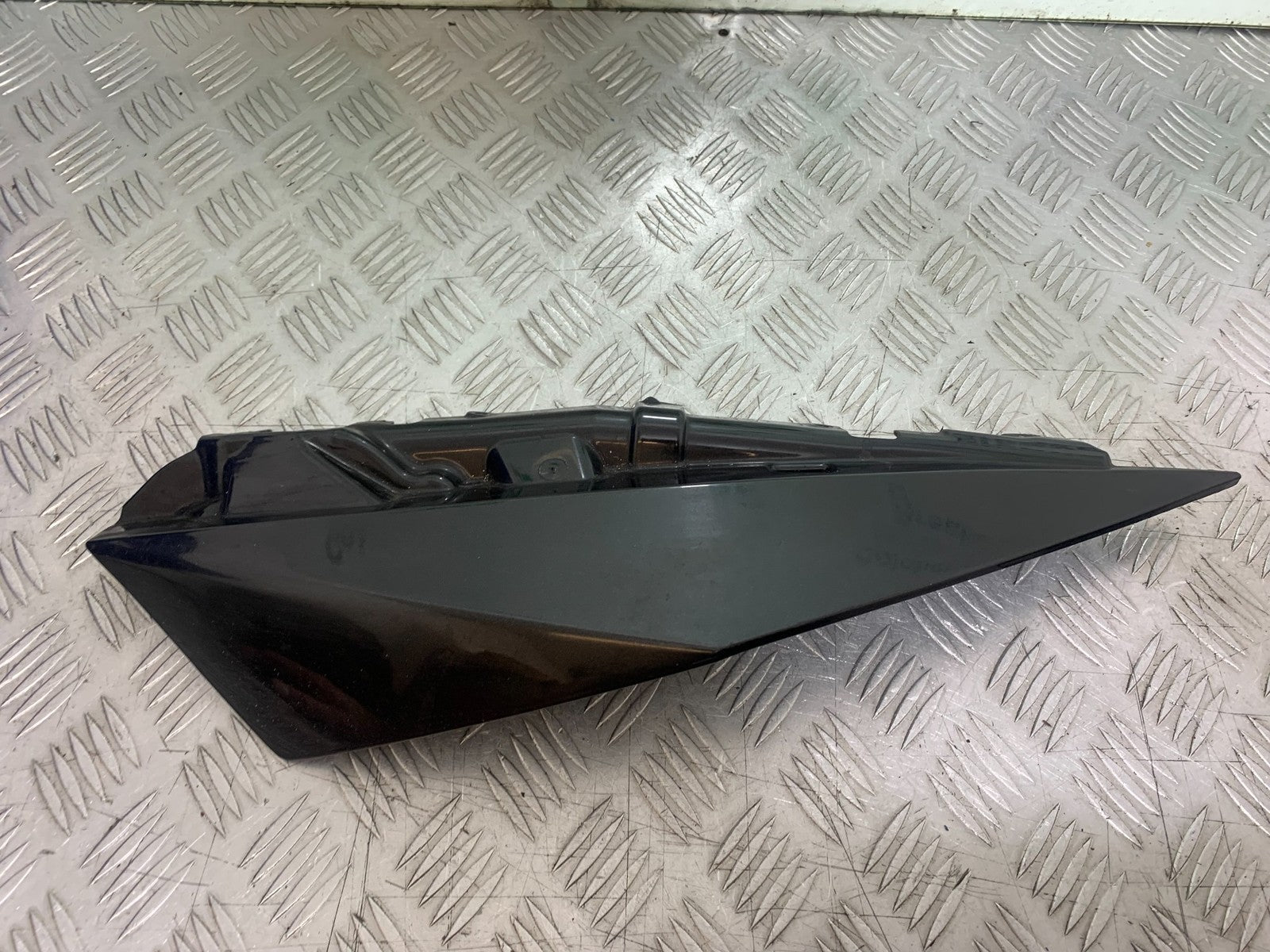 KTM 990 SUPER DUKE LEFT SEAT PANEL YEAR 2007-2011  (CMB1207)