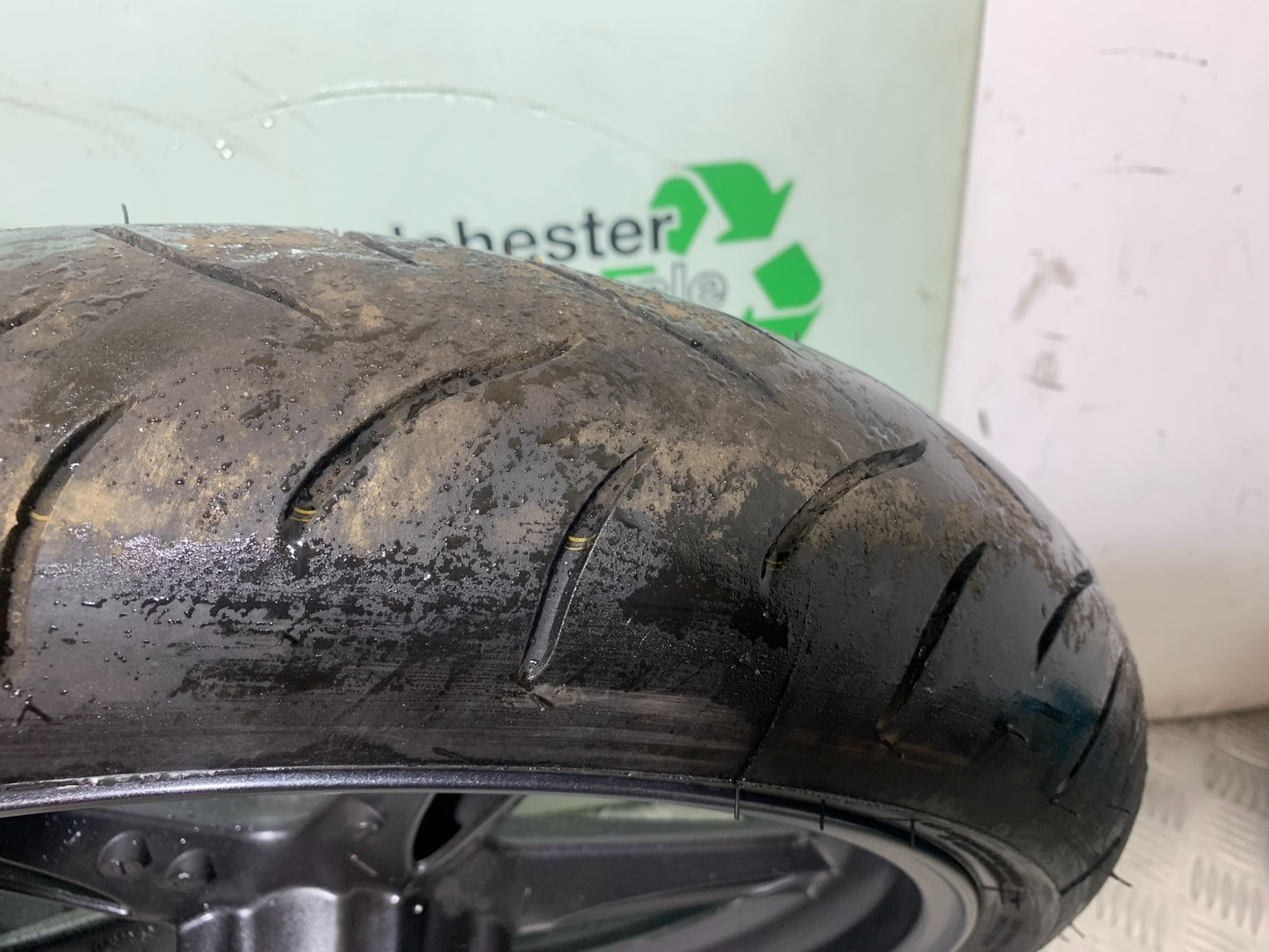 TRIUMPH 1050 SPRINT ST FRONT WHEEL (TYRE WILL PASS MOT)  2004-2007 (CMB1197)