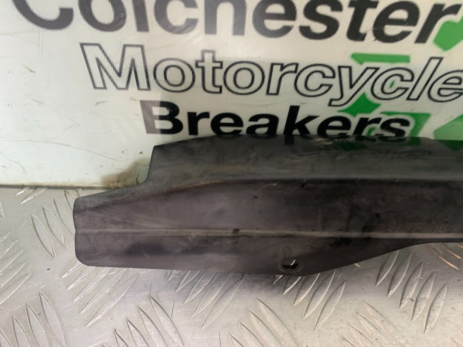 HONDA CBR600 CBR 600 FX FY CHAIN GUARD  YEAR 1999-2000 (CMB1287)