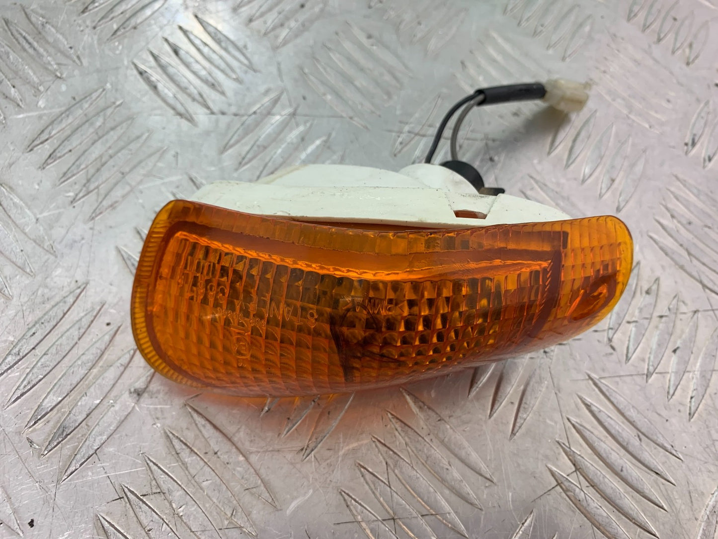 KAWASAKI ZZR1100 D FRONT RIGHT INDICATOR   YEAR 1993-2001 (CMB1189)