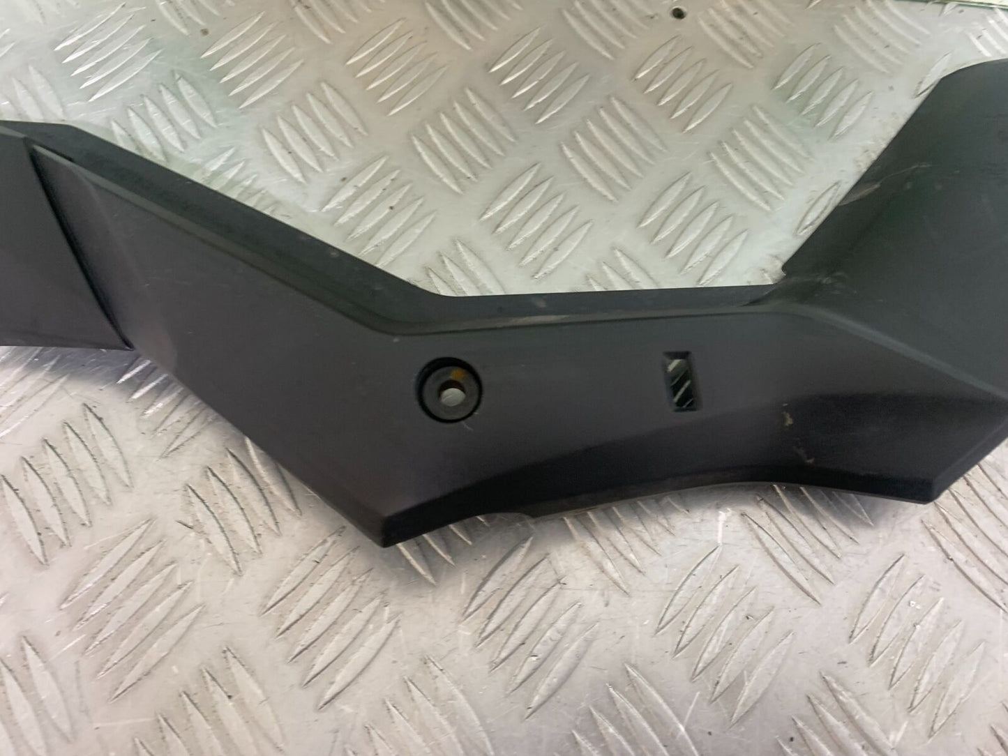 SUZUKI DL 650 V-STROM RIGHT SIDE INFILL PANEL YEAR 2020 (CMB1117)