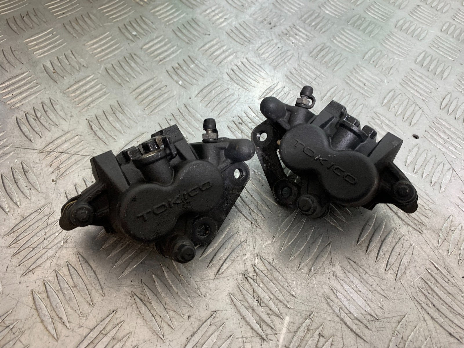 KAWASAKI ER6 N FRONT BRAKE CALIPERS   YEAR 2012-2017 (CMB1324)