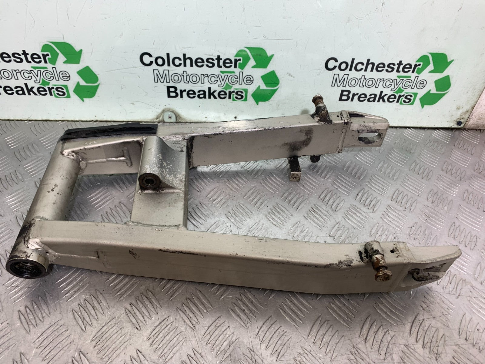 KAWASAKI ZX9R ZX9 R SWINGARM  YEAR 1998-1999 (CMB1329)