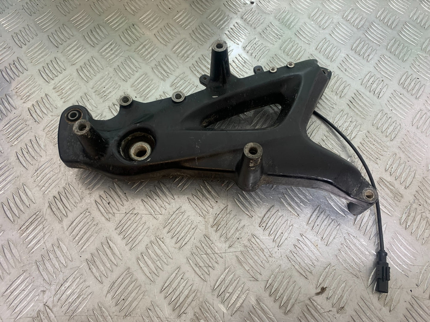 KAWASAKI J125 J125 EXHAUST BRACKET YEAR 2016-2020 (CMB1158)