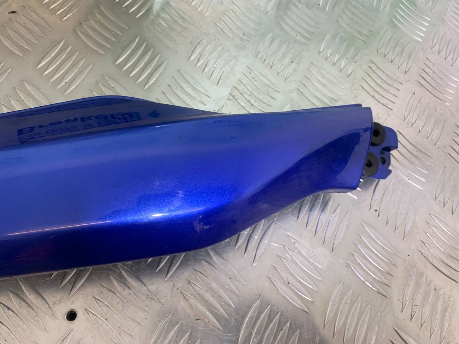 KAWASAKI ER5 ER 5 RIGHT TAIL PIECE   YEAR 1997-2007 (CMB1003)