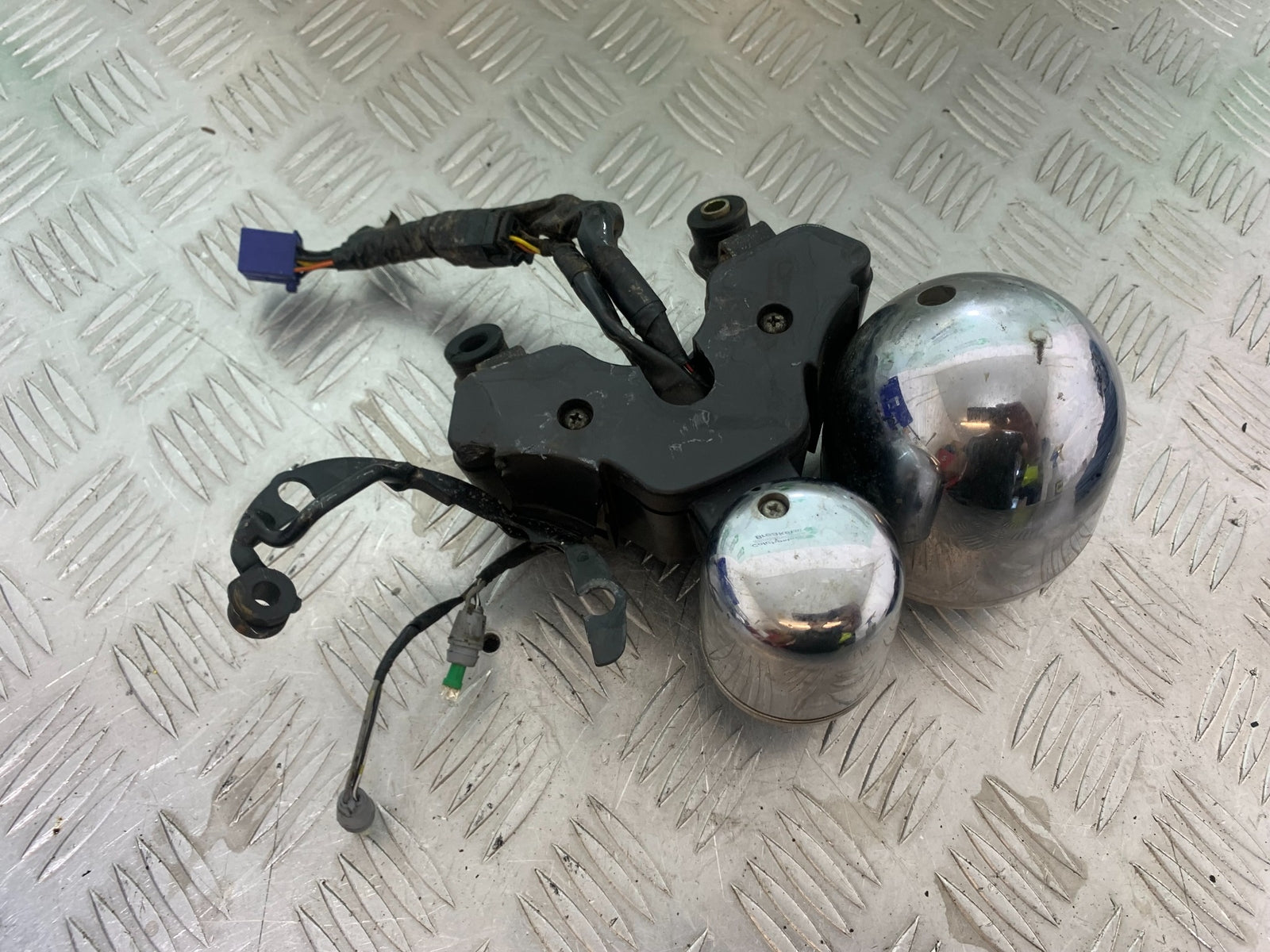 SUZUKI GSF1200  GSF 1200 BANDIT CLOCKS  YEAR 1997-2000 (CMB1149)