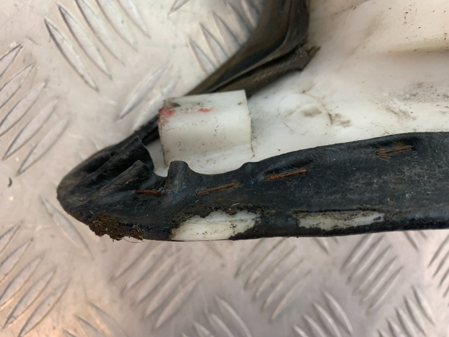 KAWASAKI Z750 ZR750 ZR-7S SEAT   YEAR 1999-05 (CMB1135)