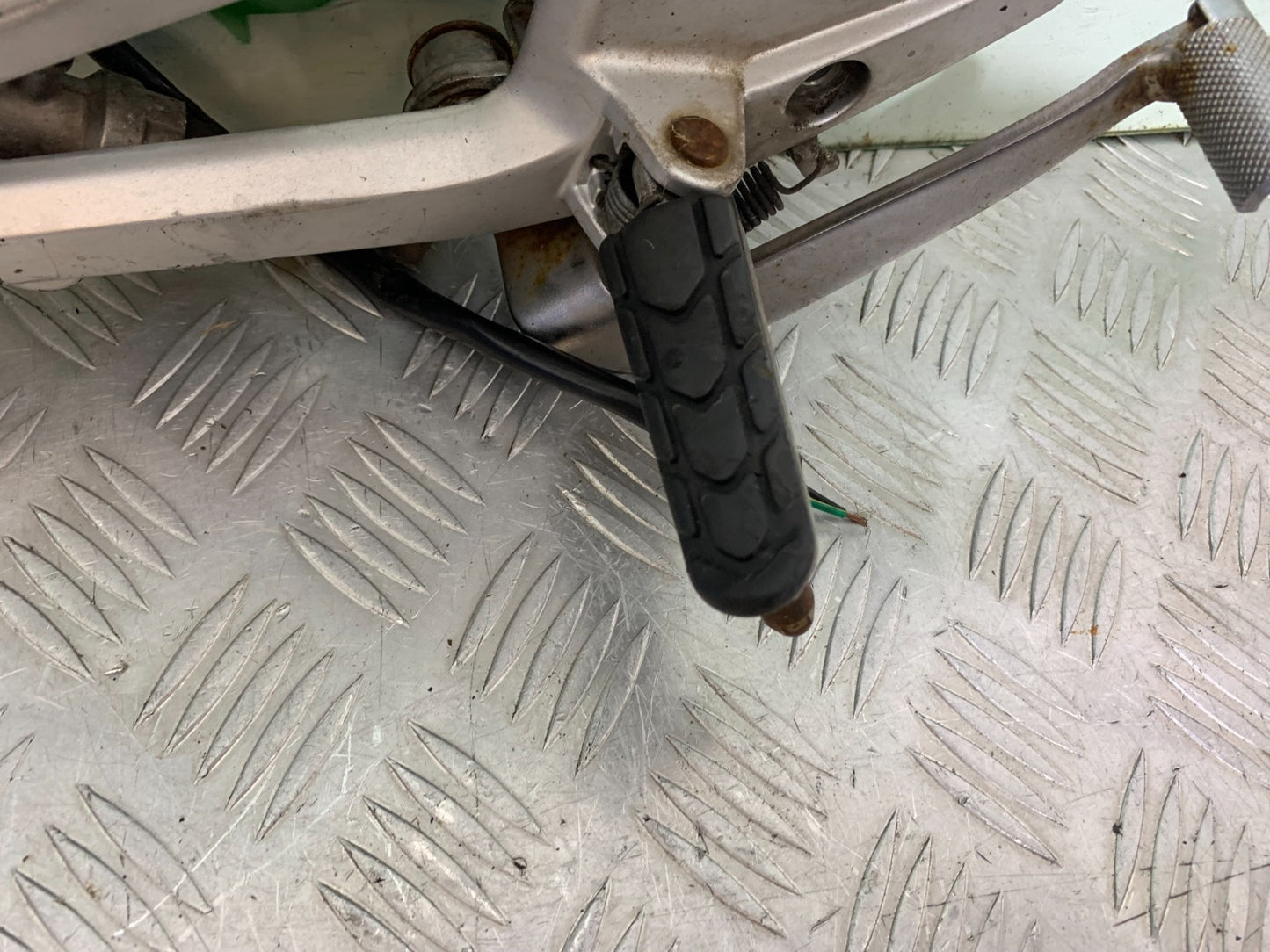 HONDA NC700 X  LEFT HANGER  AND PEGS YEAR 2012-2014 (CMB1327)